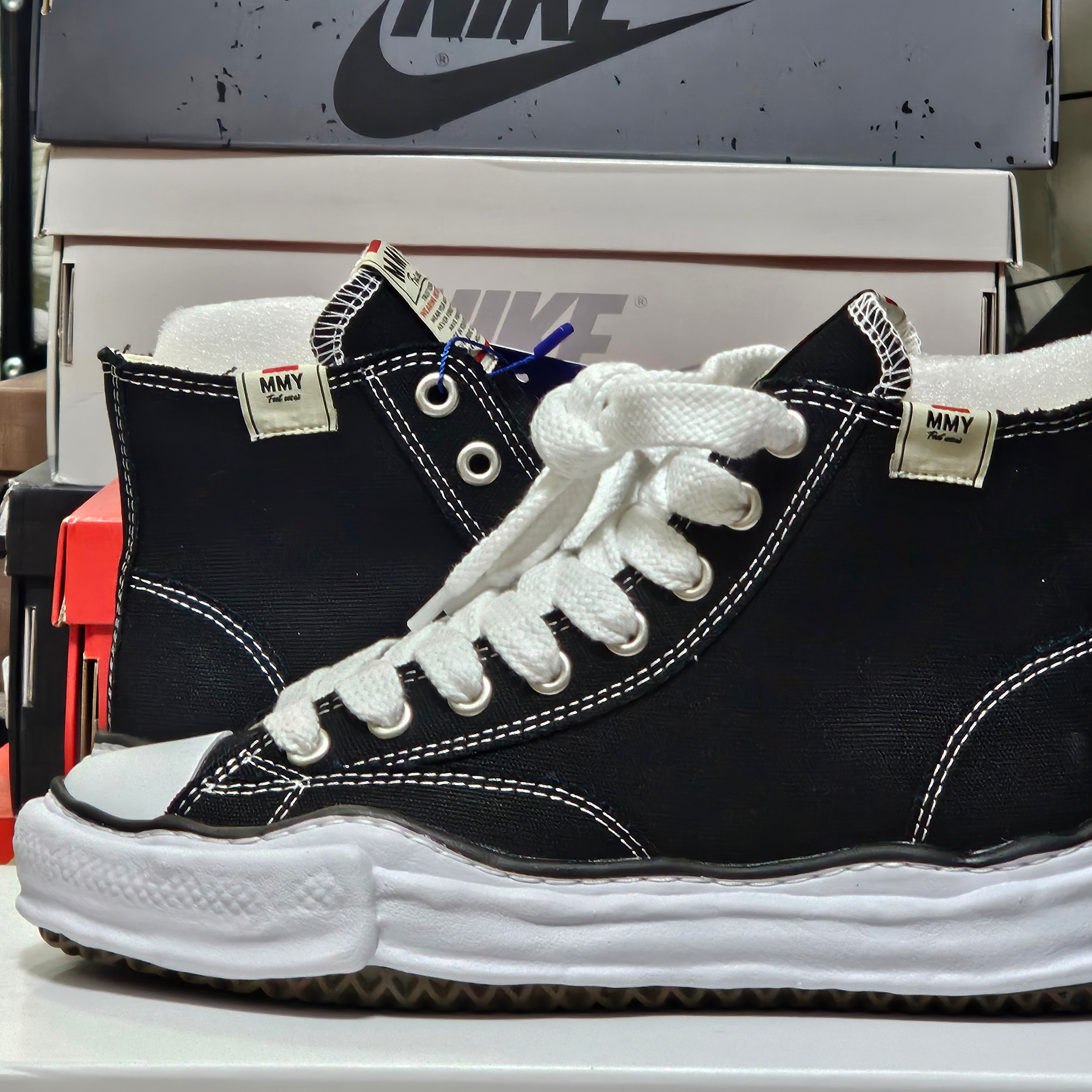 Maison Mihara Yasuhiro Peterson OG Sole Canvas High-top Sneakers Black 착용 스타일
