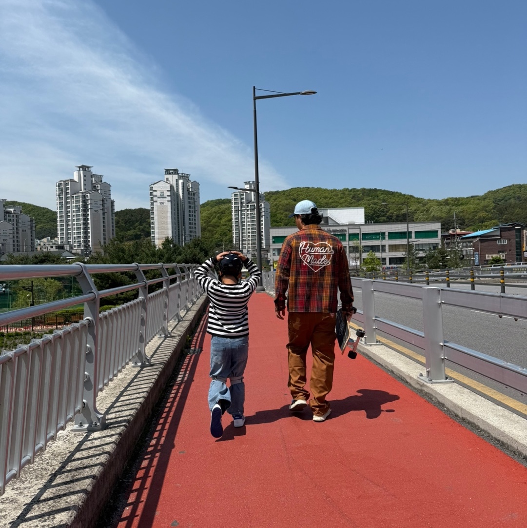 Human Made Check Shirt Red, Human Made Duck Work Pants Brown 착용 스타일