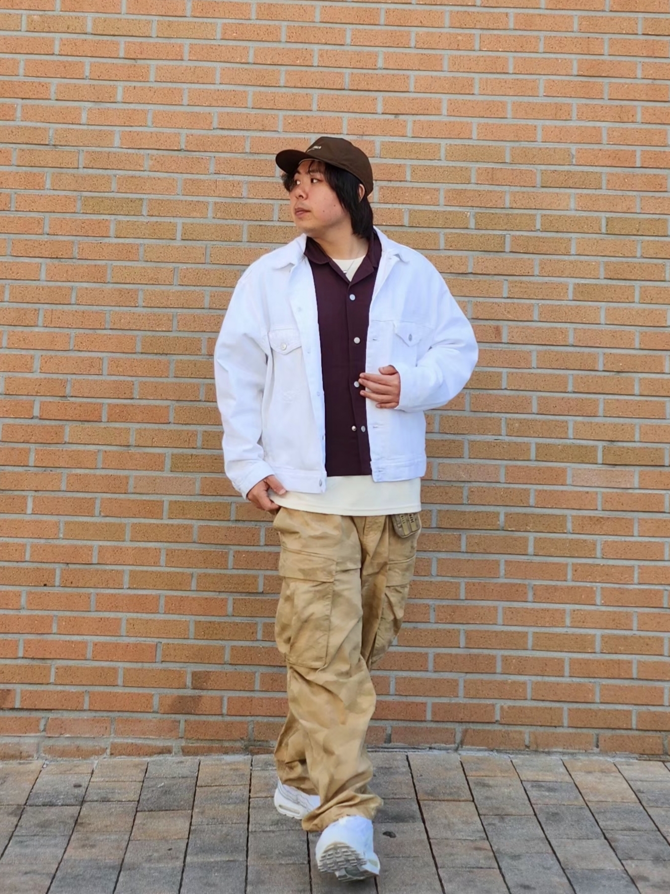 Nike Air Max 95 Essential Triple White, Jordan x A Ma Maniere Warm-Up Shirts Mahogany - Asia 착용 스타일 - 1