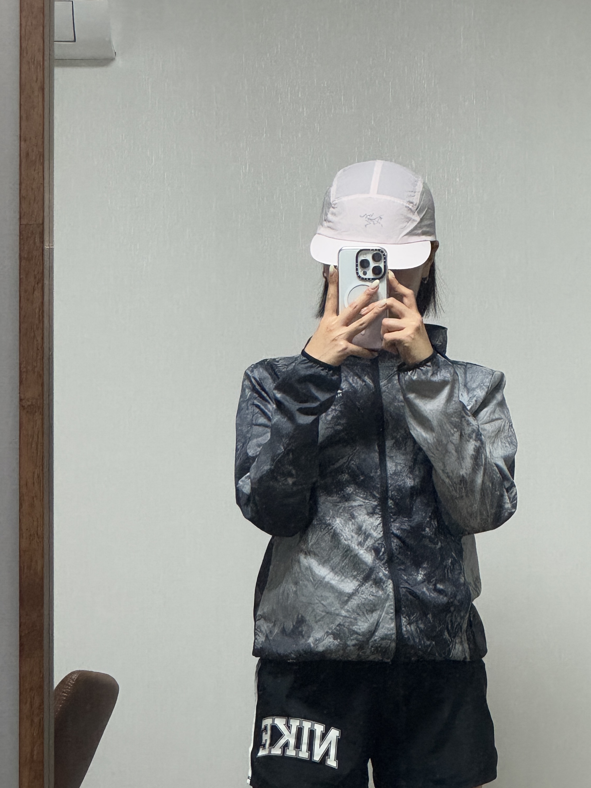 (W) Arc'teryx Norvan Regular Brim Hat Alpine Rose, (W) Nike Repel Trail Running Jacket Black Photon Dust - Asia 착용 스타일 - 1