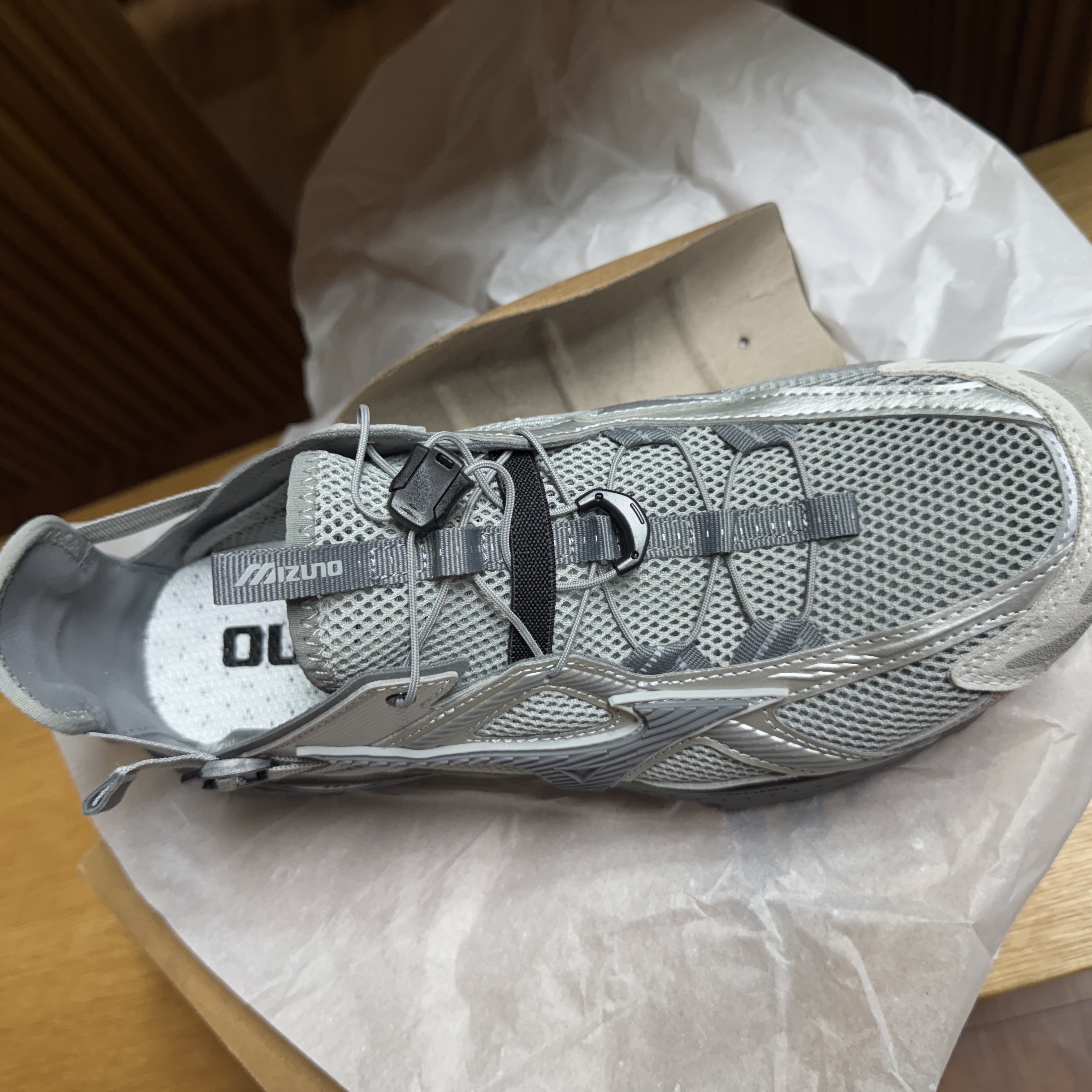 Mizuno Racer Trail SE Silver Grey 착용 스타일