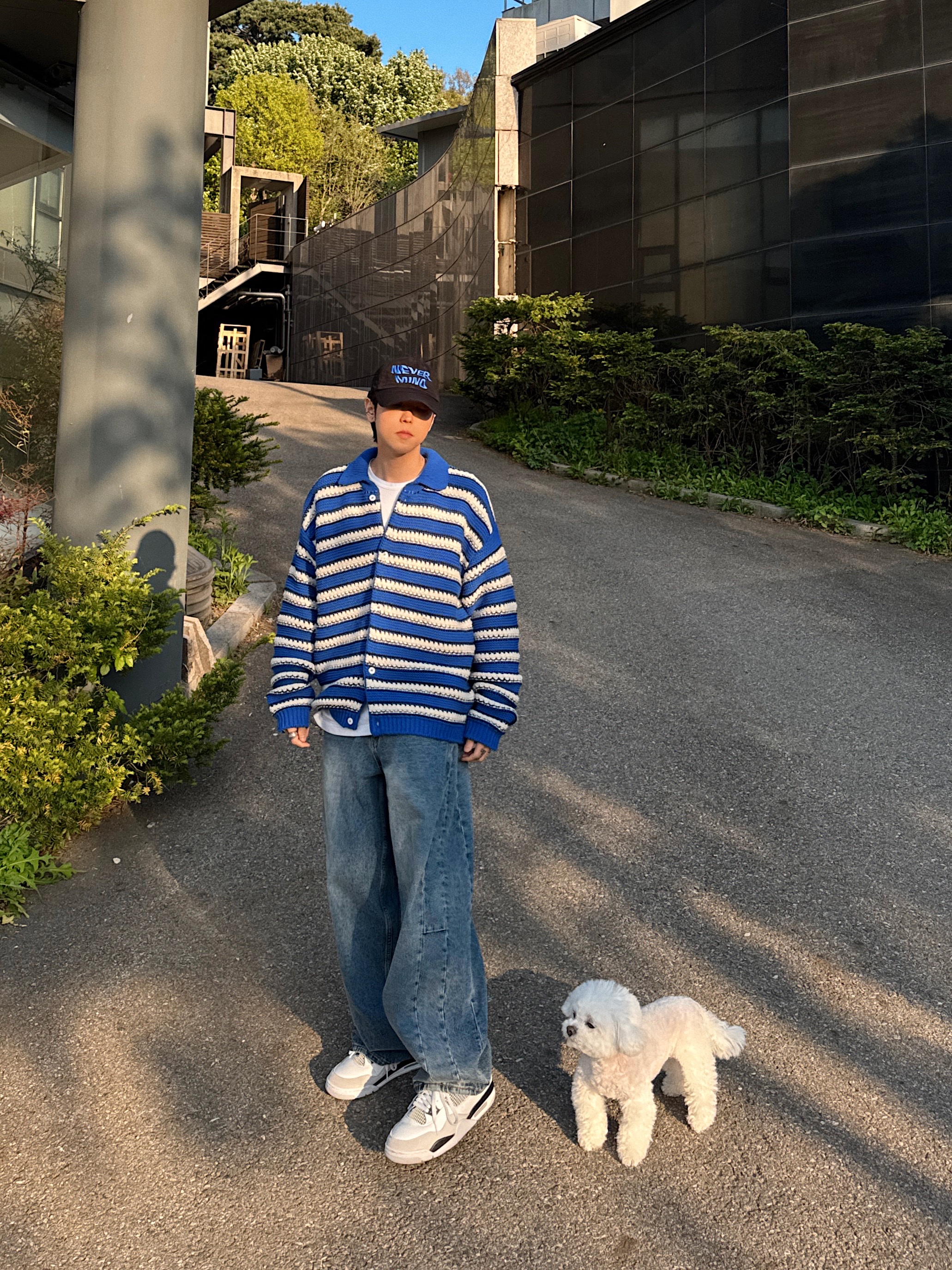 STU Stripe Collar Zip UP Sweater Blue, Jordan 4 Retro White and Black 착용 스타일 - 1