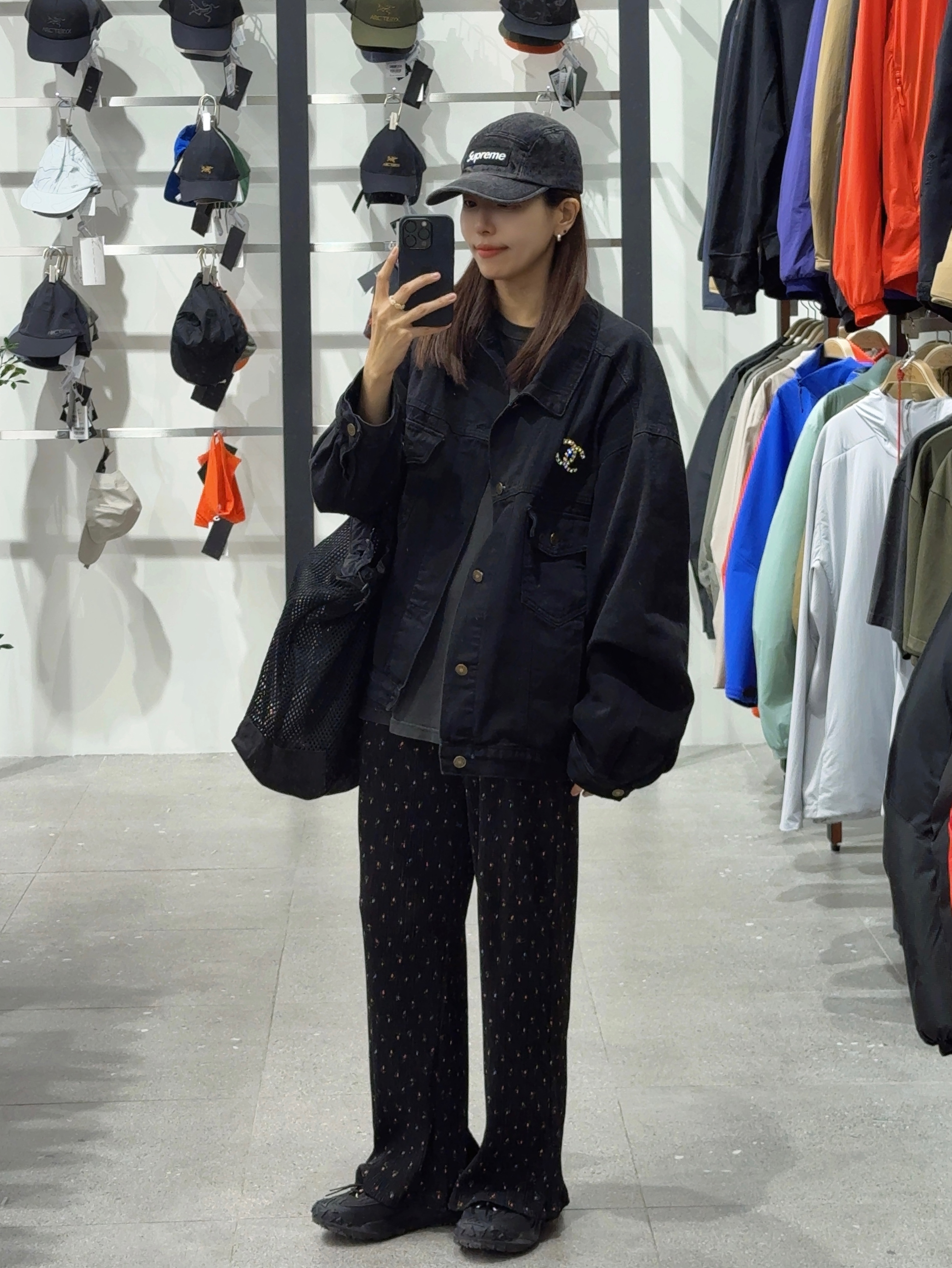 Supreme Denim Camp Cap Black - 23SS, Nike x Comme des Garcons Homme Plus ACG Mountain Fly 2 Low Black 착용 스타일 - 1