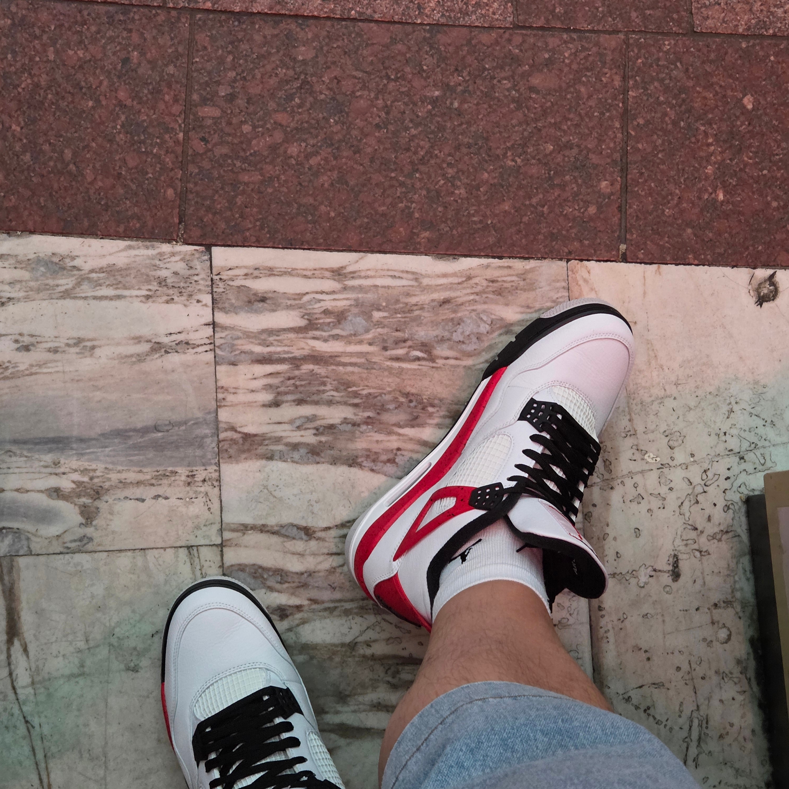 Jordan 4 Retro Red Cement 착용 스타일 - 1