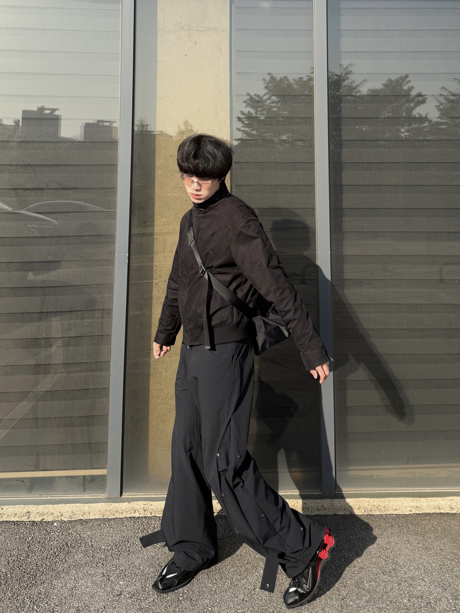 Nonnod Flexible Pants Black, Nike x Martine Rose Shox MR4 Black 착용 스타일 - 8