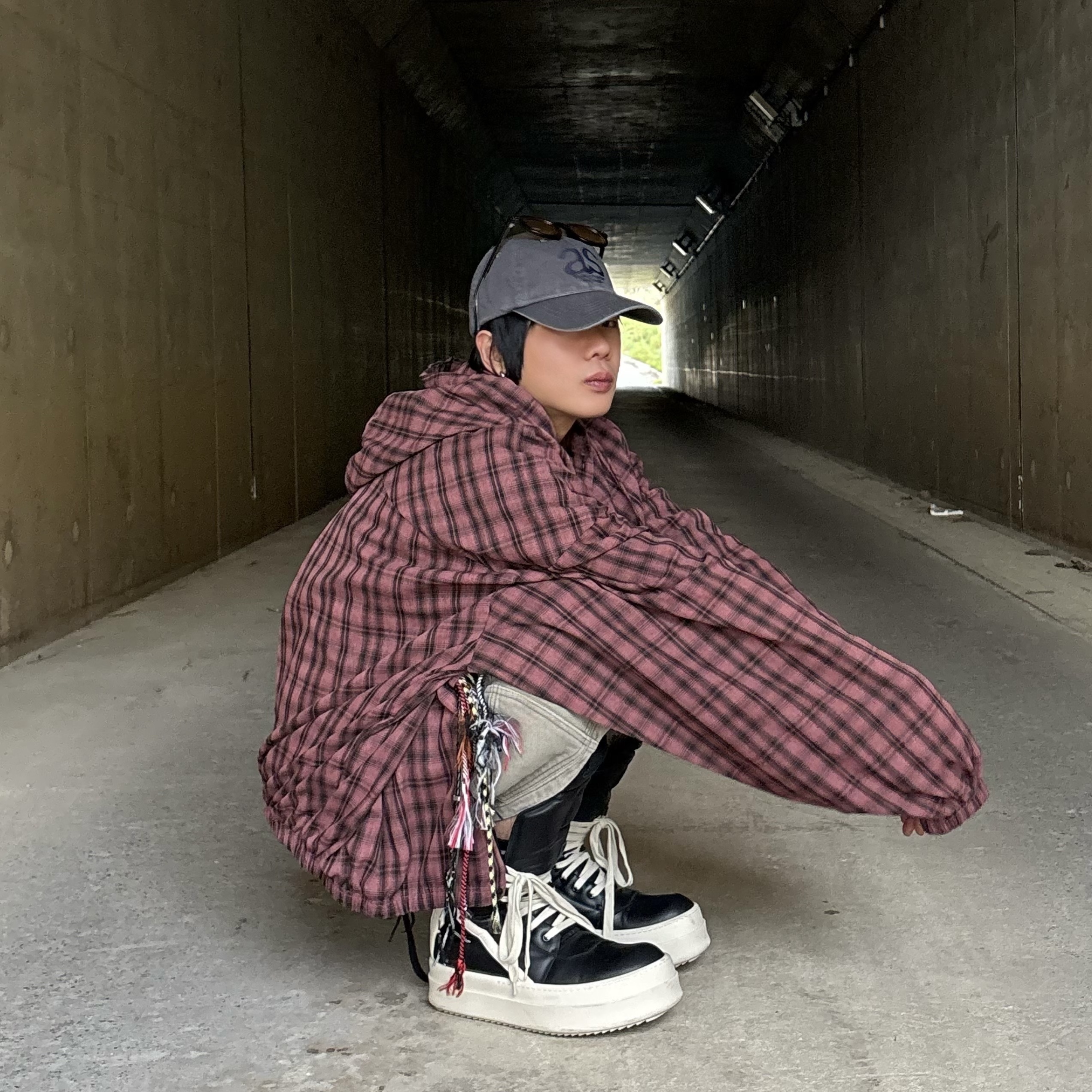 Rick Owens Mega Bumper Geobasket Black Milk 착용 스타일 - 1