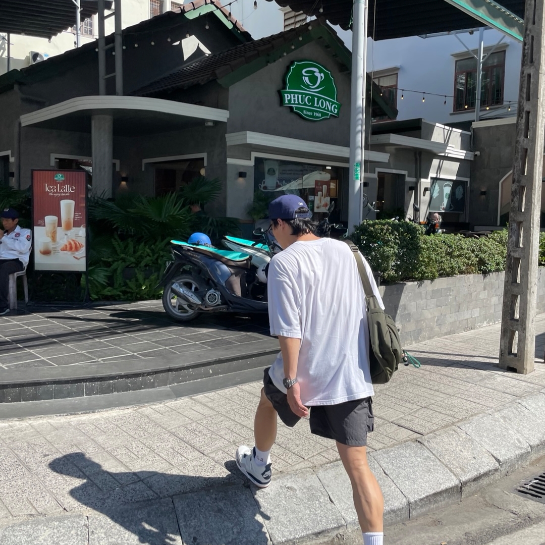 Jordan 1 x Travis Scott Retro Low OG SP Velvet Brown and Dark Mocha, Supreme Corduroy Camp Cap Black - 22FW 착용 스타일 - 5