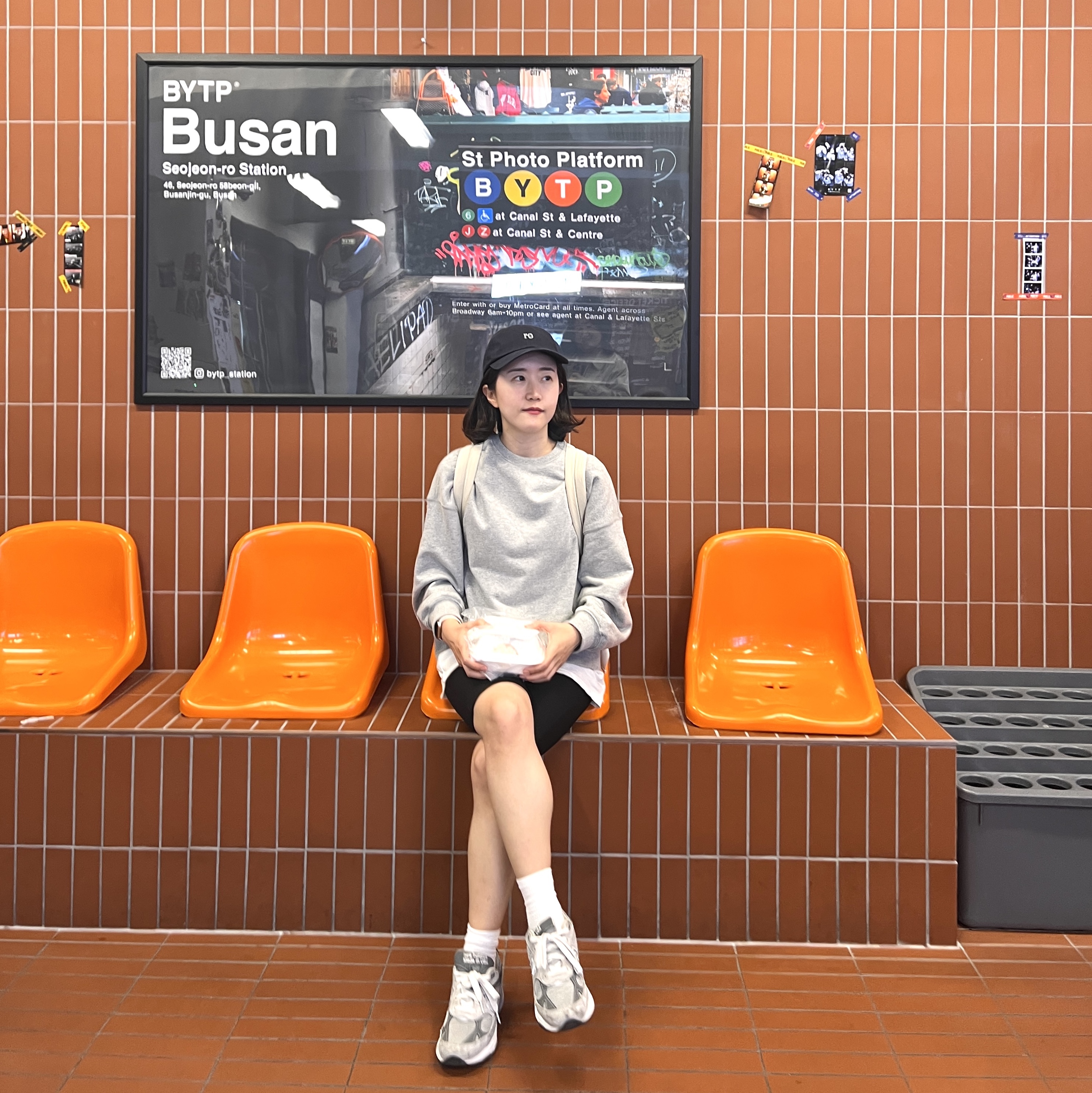(W) New Balance 993 Made in USA Grey - B Standard 착용 스타일 - 1