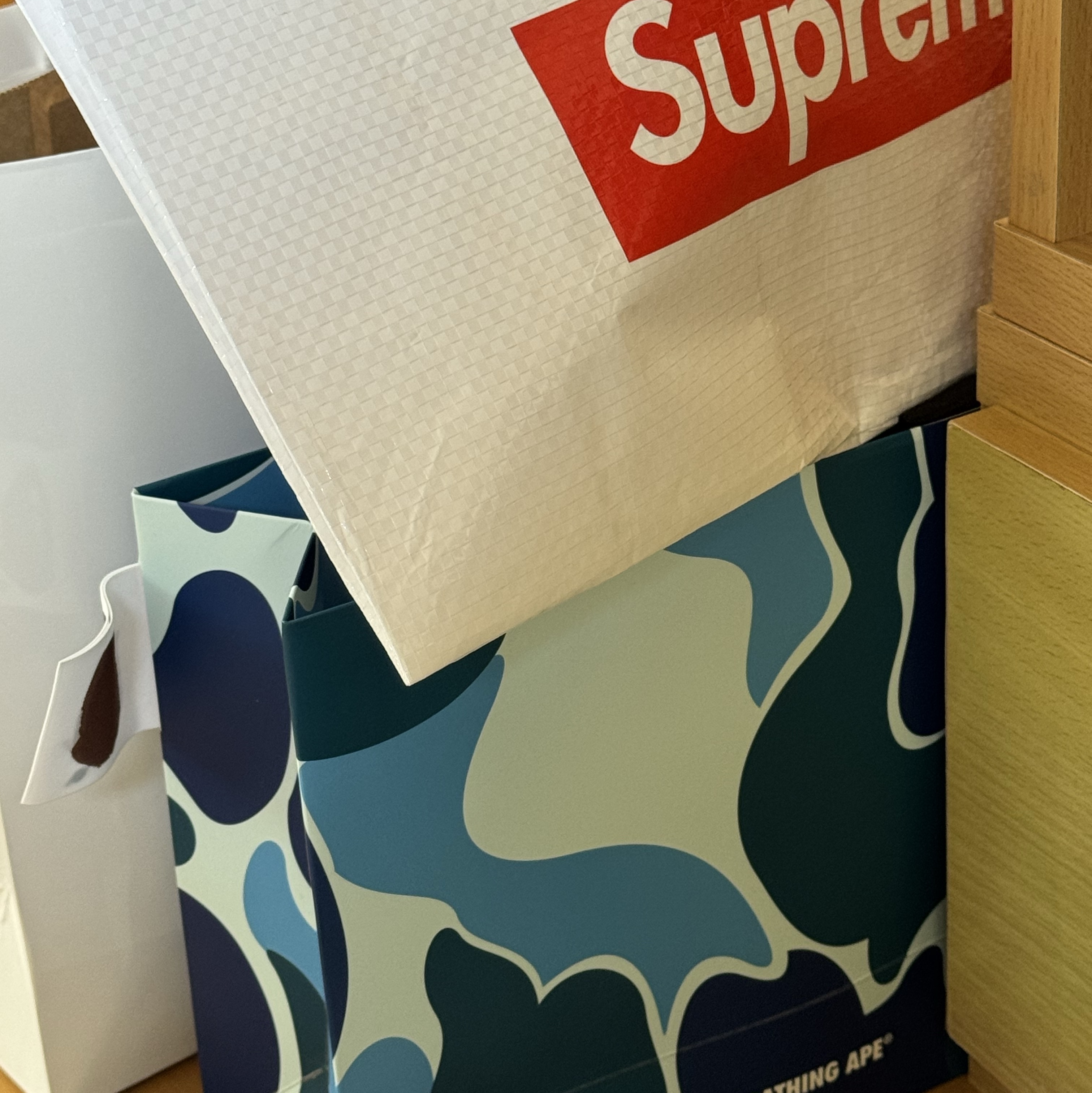 Supreme Sharpie Box Logo New Era Dark Green - 24SS, Onitsuka Tiger Mexico 66 Garden Green Pure Silver 착용 스타일 - 3