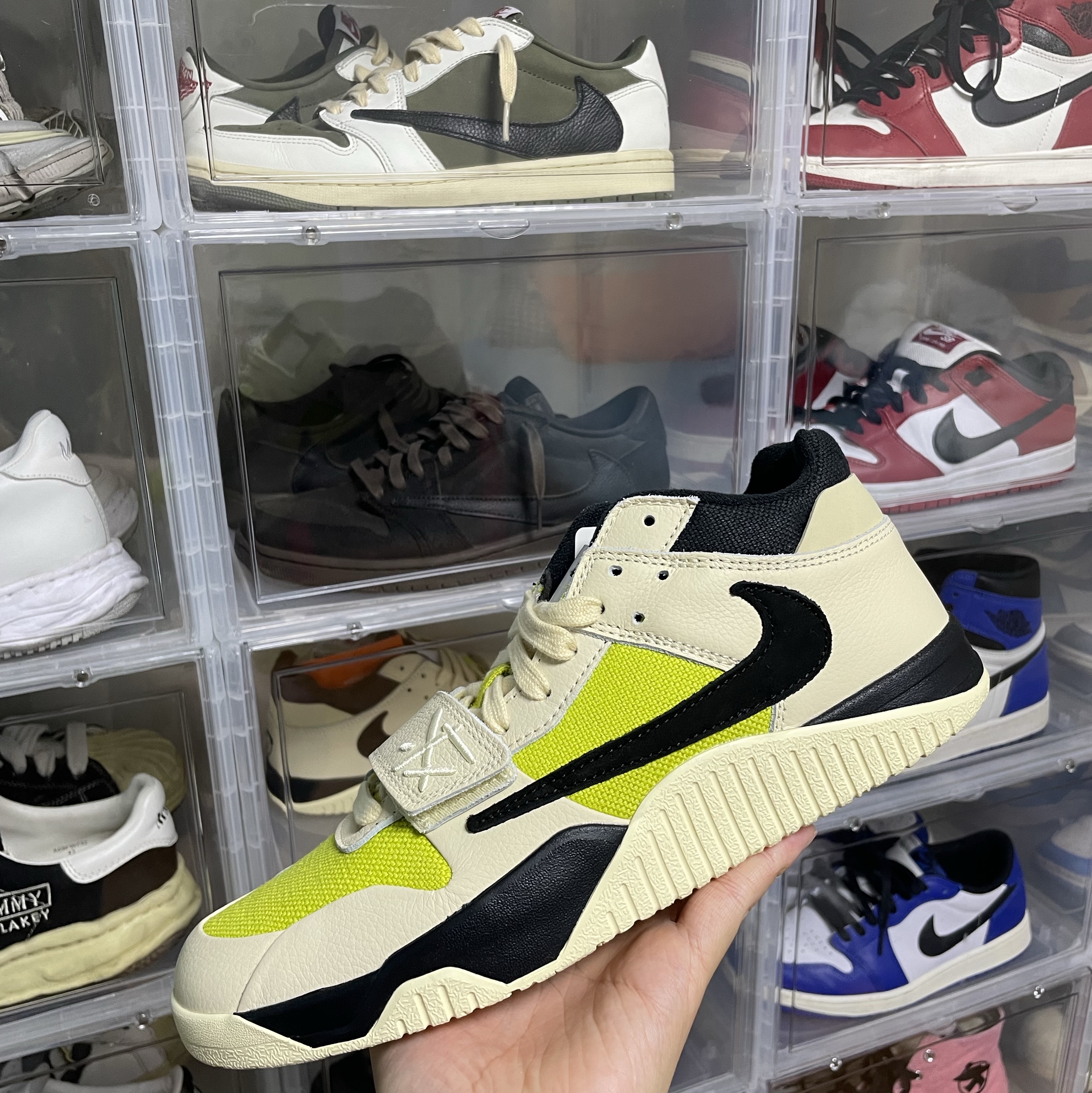 Jordan x Travis Scott Jumpman Jack TR Bright Cactus 착용 스타일