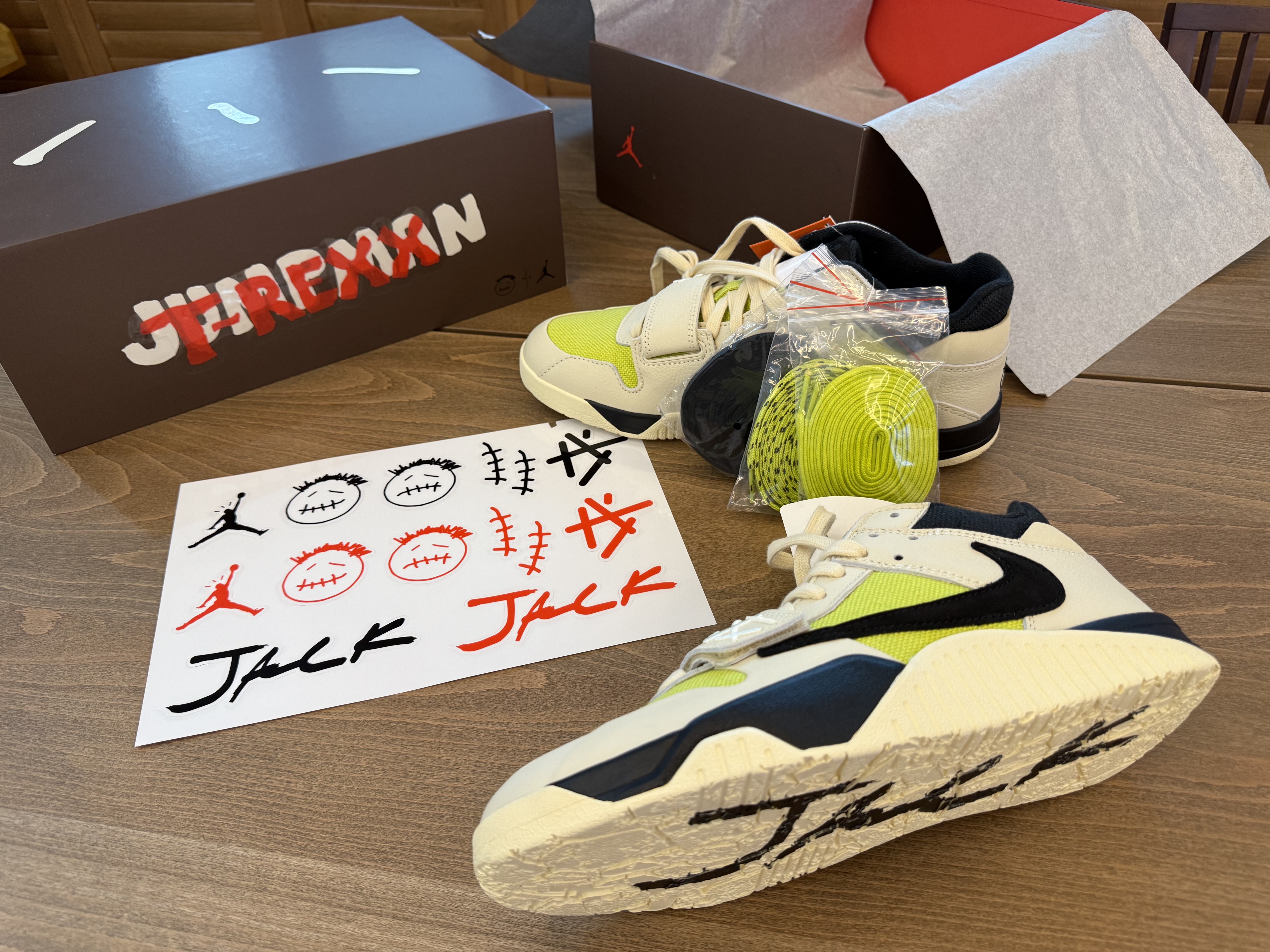 Jordan x Travis Scott Jumpman Jack TR Bright Cactus 착용 스타일 - 2