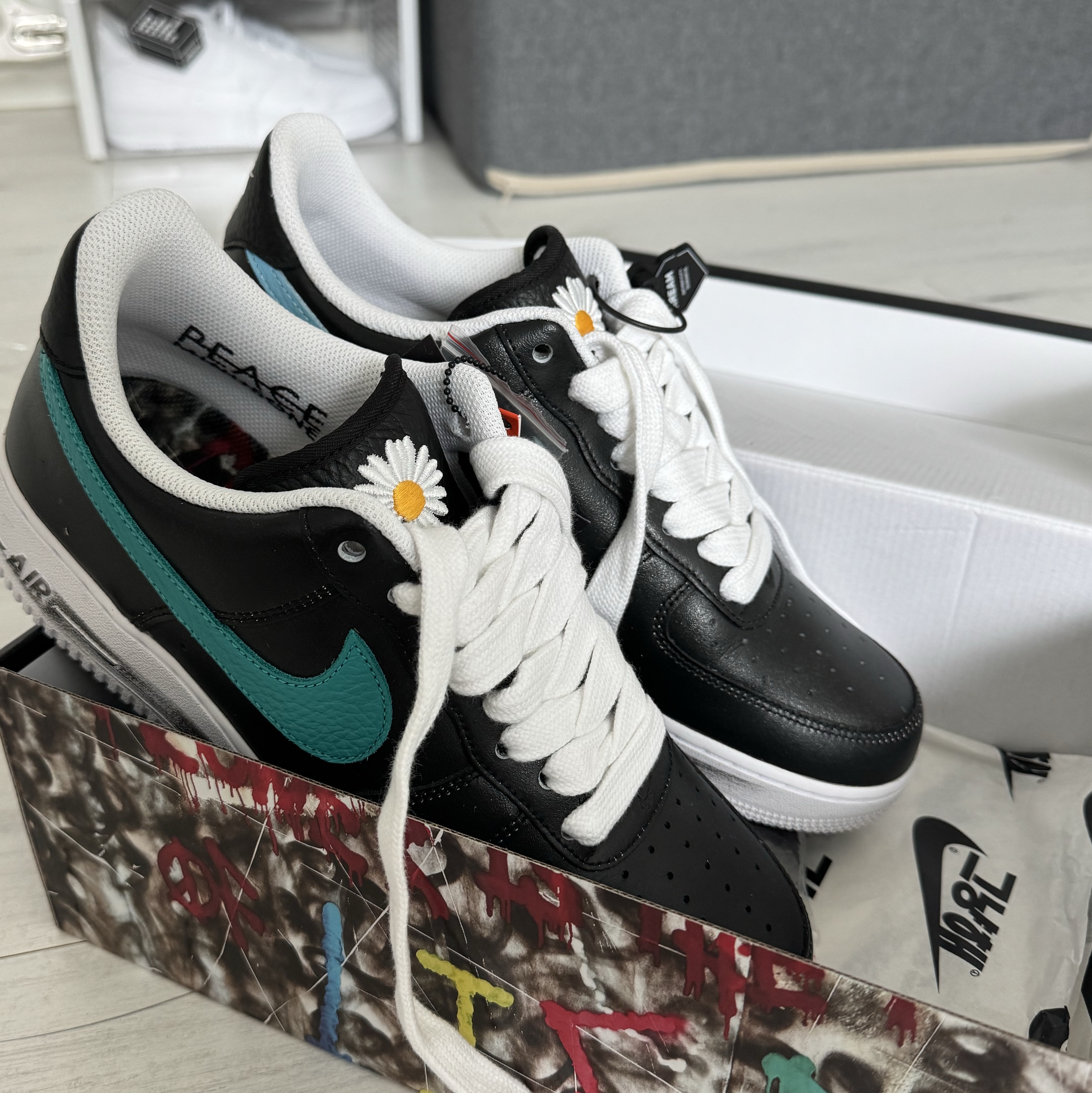 Nike x Peaceminusone Air Force 1 Low Para-Noise 3.0 Black and Multicolor 착용 스타일