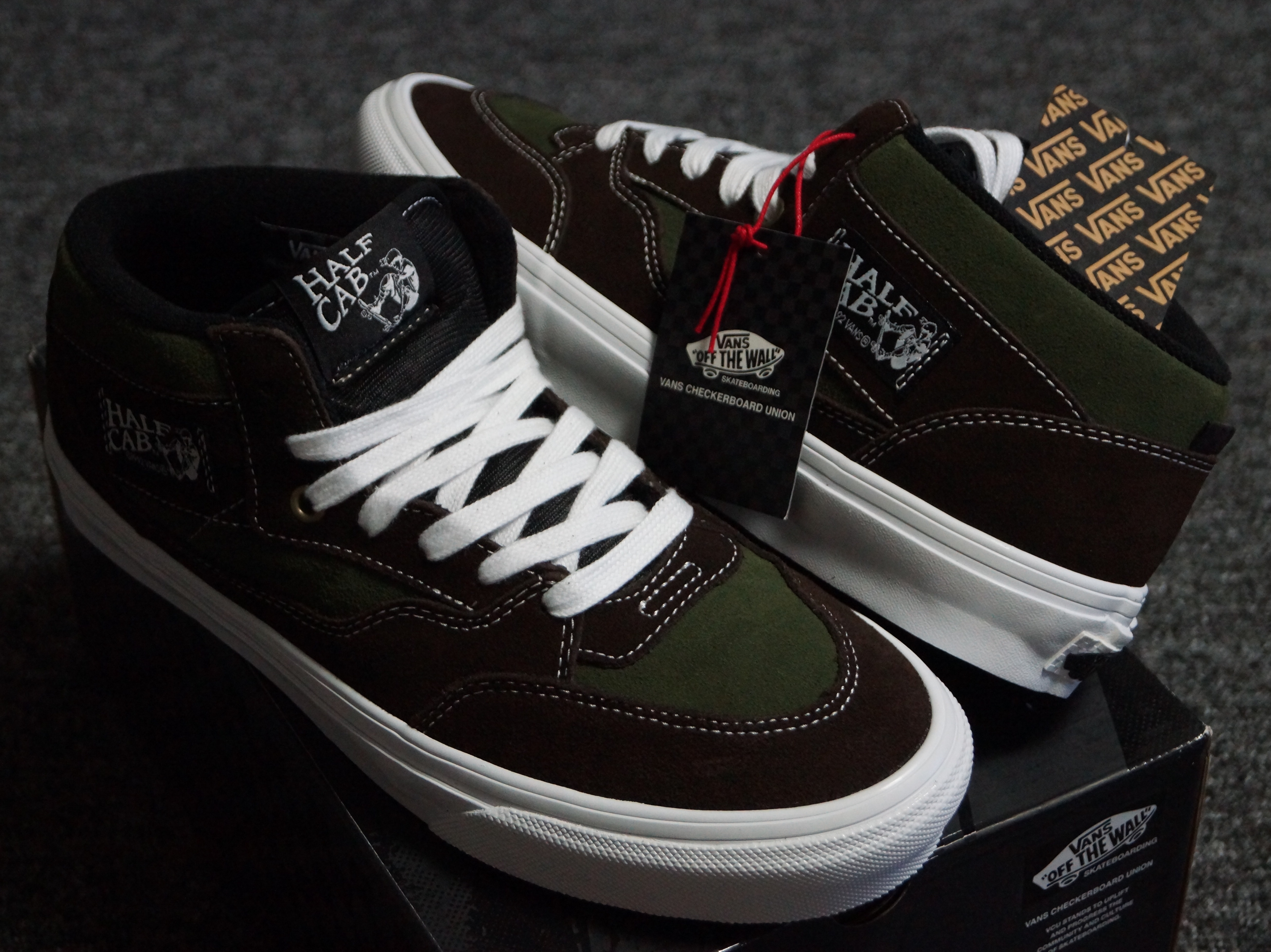 Vans Skate Half Cab '92 VCU Dark Brown White 착용 스타일