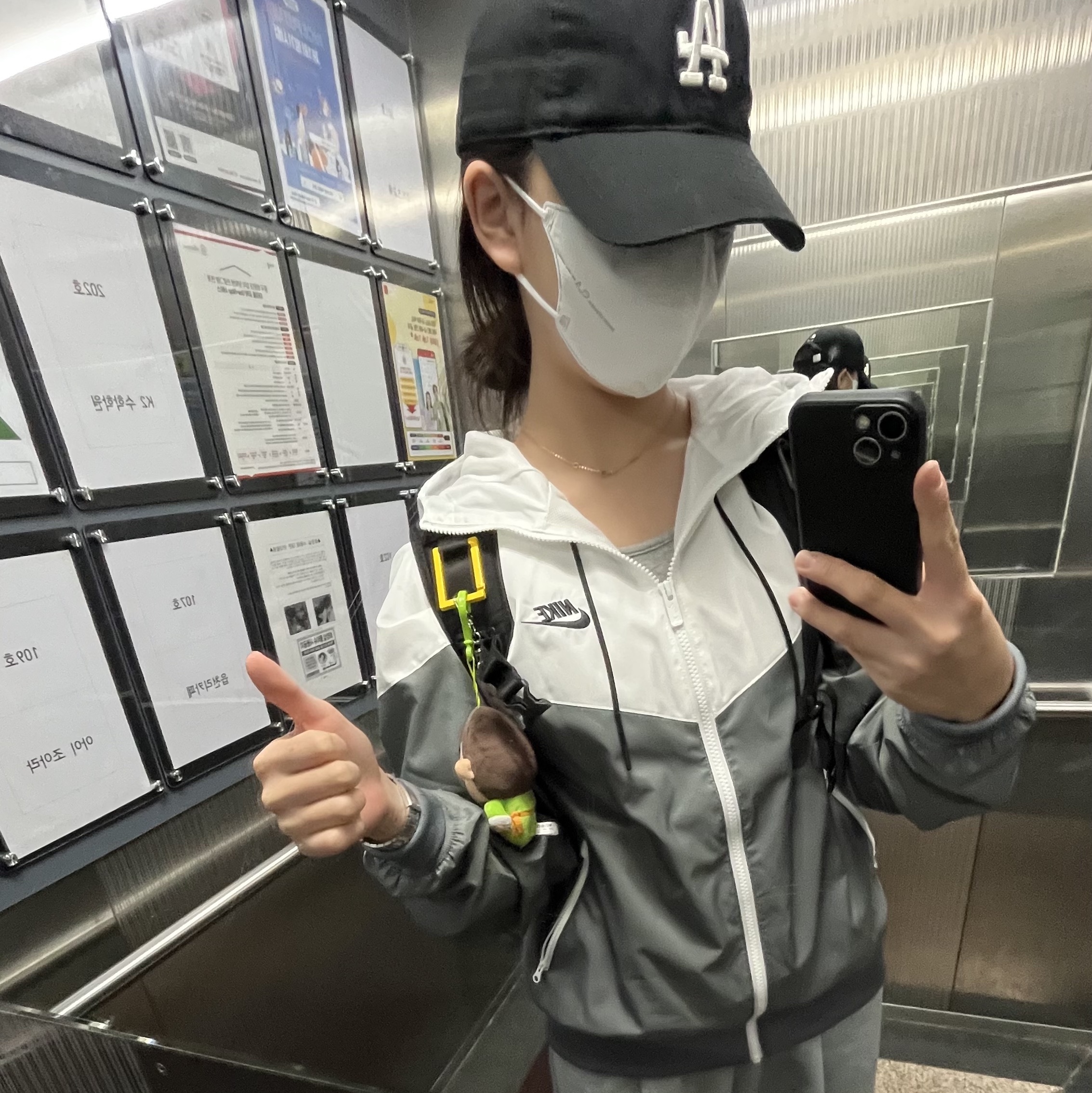 Nike NSW Windrunner Hoodie Jacket Smoke Grey - Asia 착용 스타일