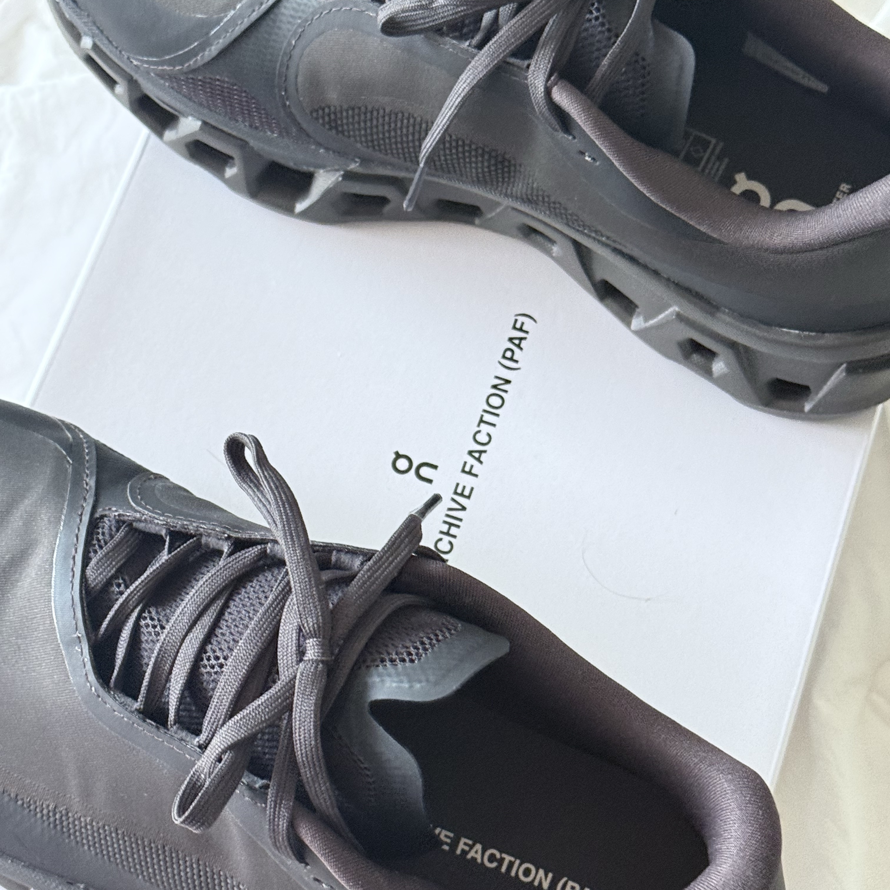On Running x Post Archive Faction (Paf) Cloudmonster 2 Thorn Brown 착용 스타일