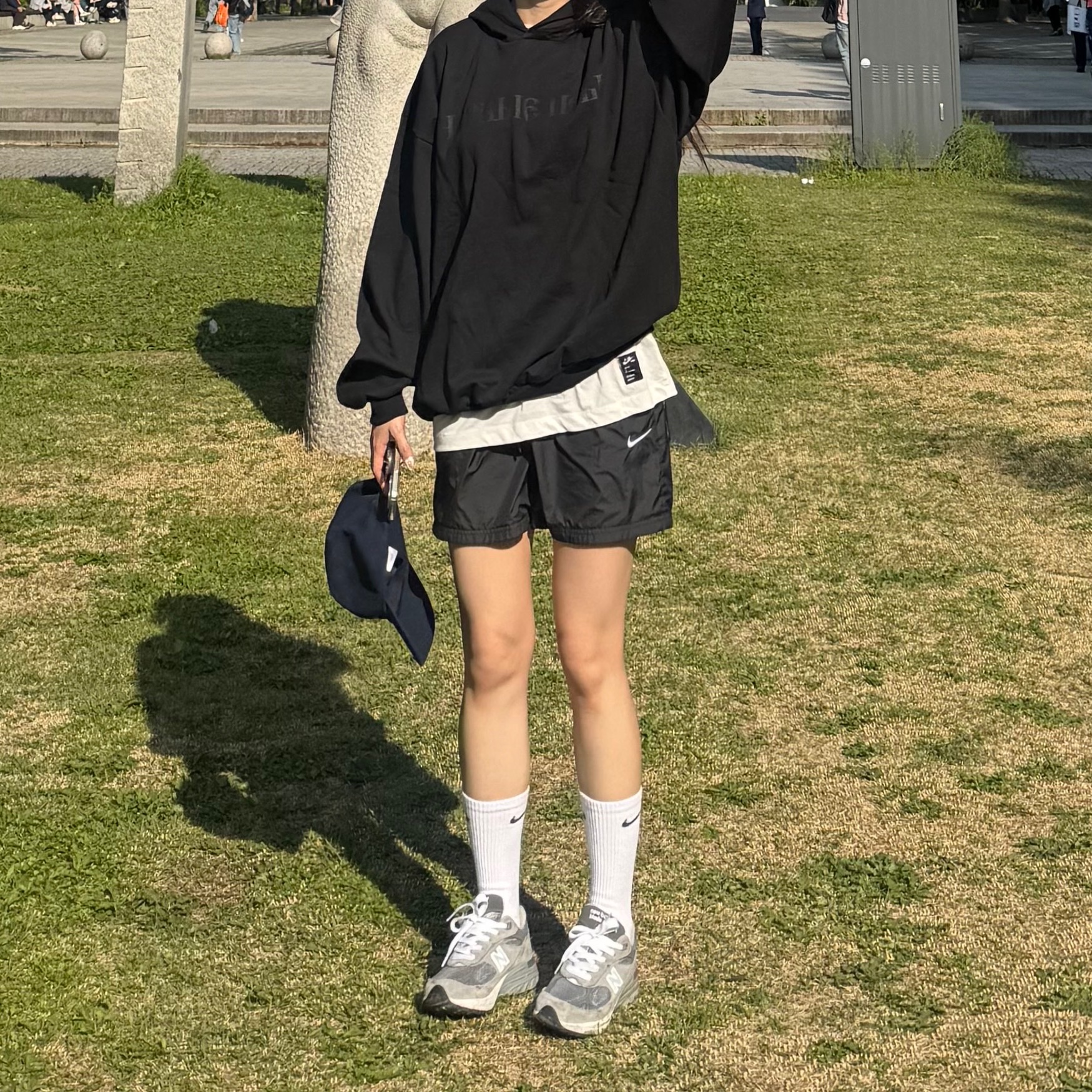 Yeezy x Gosha Rubchinskiy YZY Black Dogs Hoodie Black, (W) New Balance 993 Made in USA Grey - B Standard 착용 스타일 - 2