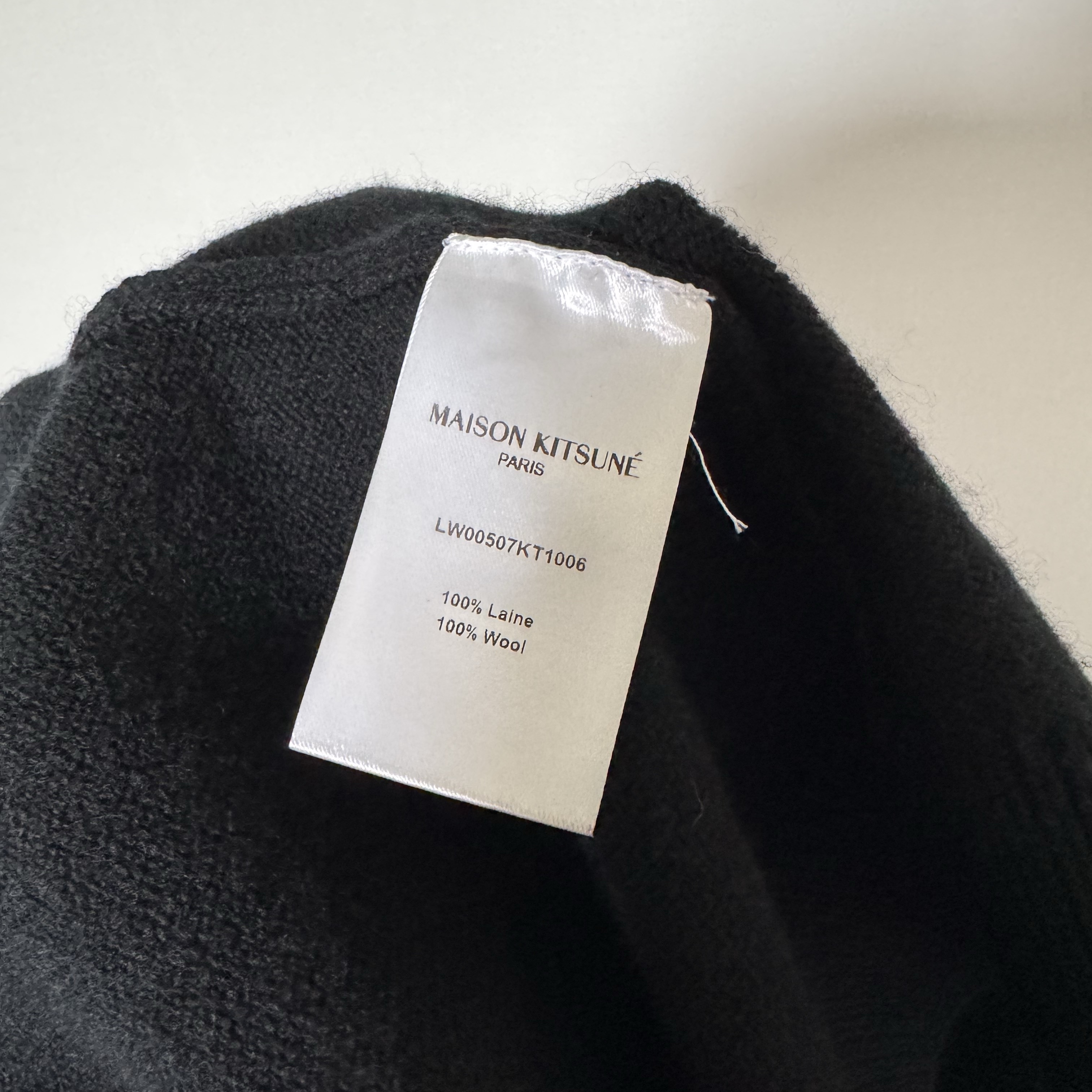 (W) Maison Kitsune Baby Fox Patch Boxy Cardigan Black 착용 스타일 - 5
