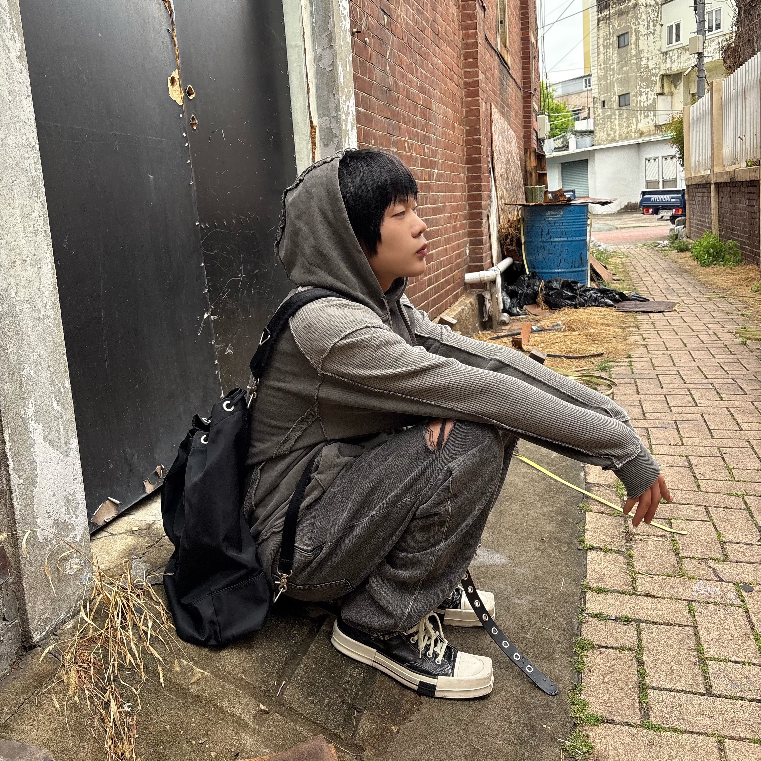 Converse x Drkshdw Turbodrk Chuck 70 Hi Black Lacquered Denim 착용 스타일 - 2