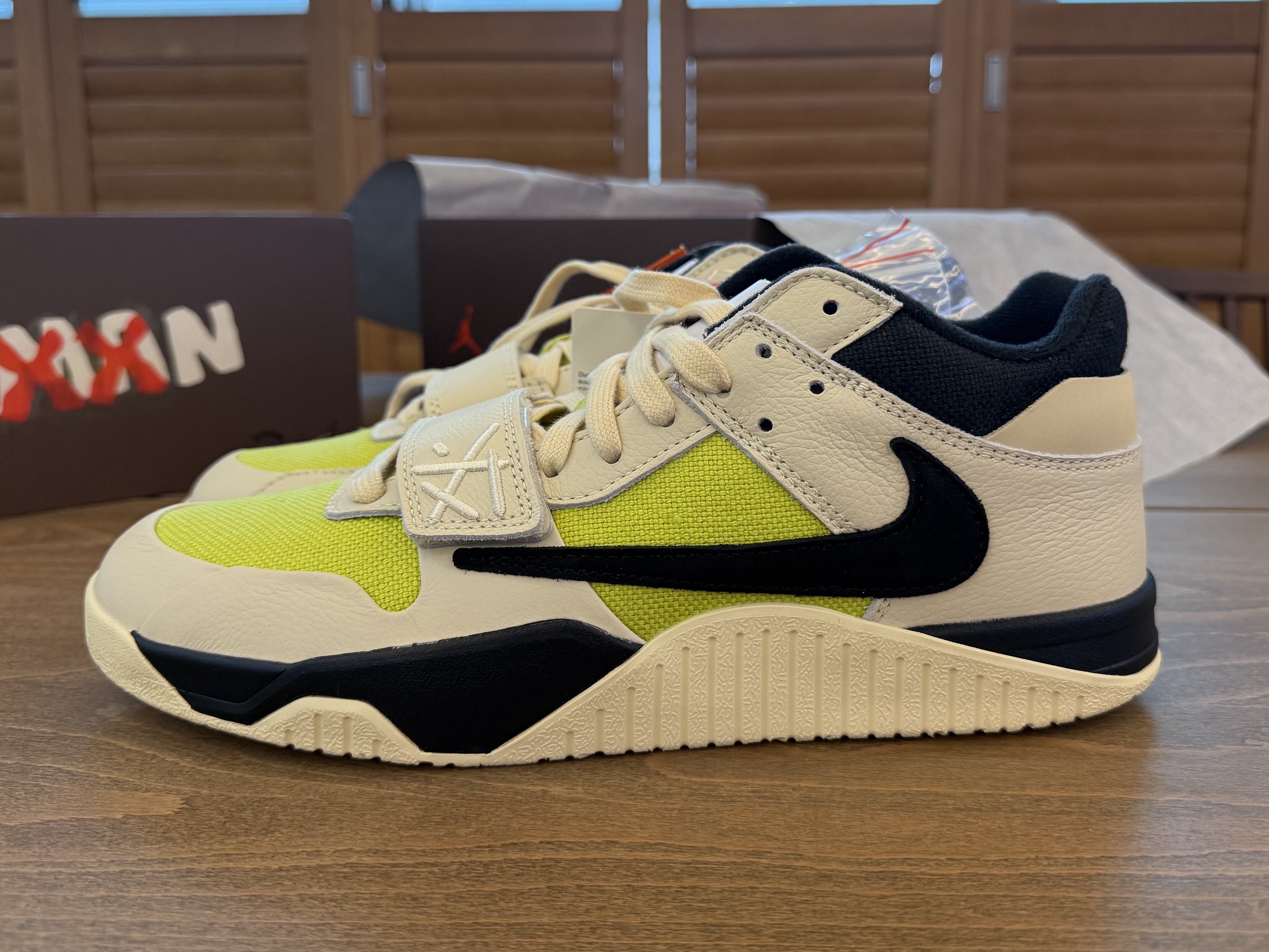 Jordan x Travis Scott Jumpman Jack TR Bright Cactus 착용 스타일 - 3