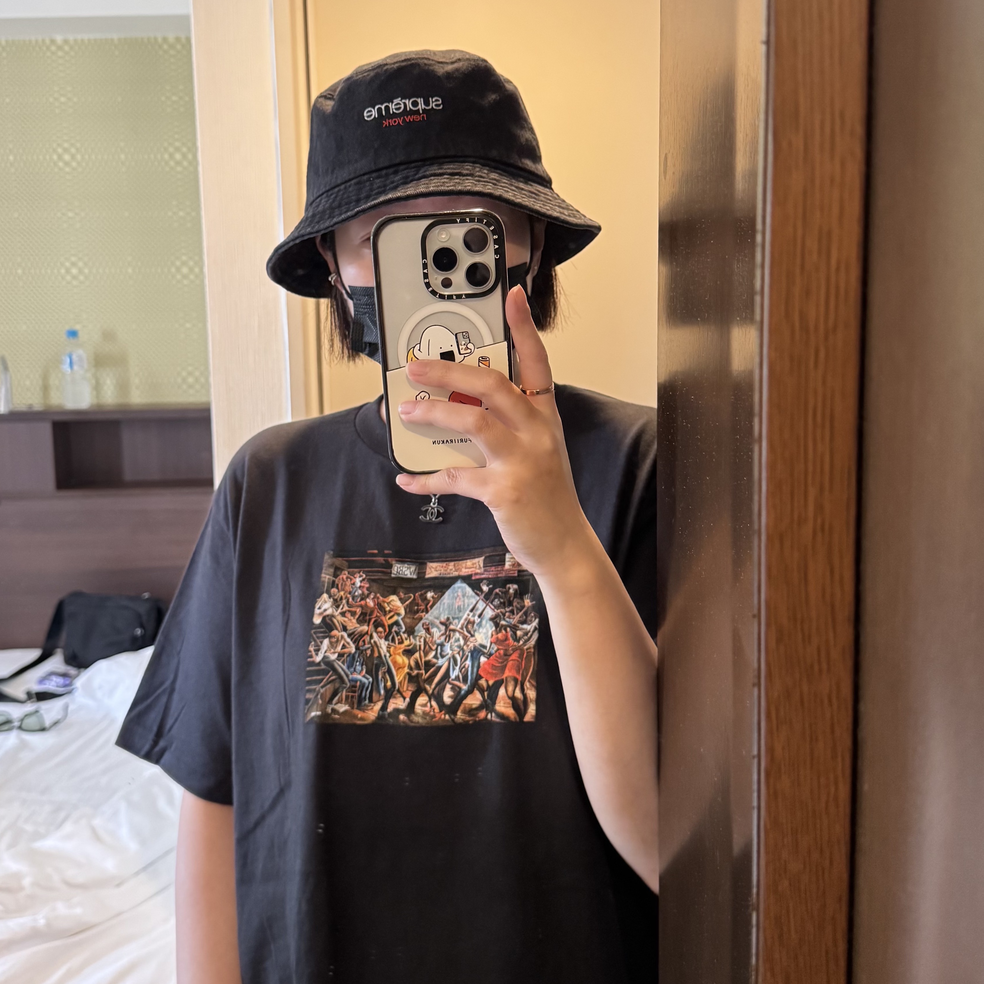 Supreme Denim Crusher Black - 25SS, Supreme x Ernie Barnes T-Shirt Black - 25SS 착용 스타일