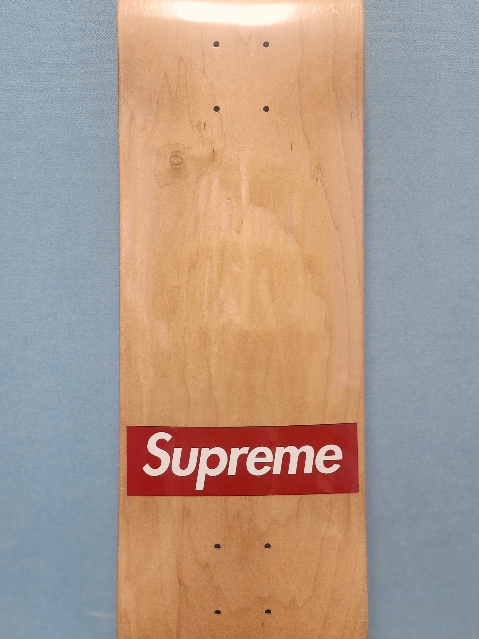 Supreme Routed Box Logo Skateboard Natural - 24SS 착용 스타일