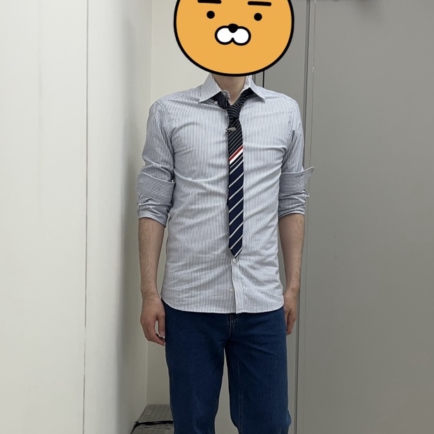 Thom Browne Wool Funmix Pinstripe Uniform Twill Diagonal Stripe Classic Tie Navy, Thom Browne Silver Vertical Short Tie Bar Silver 착용 스타일