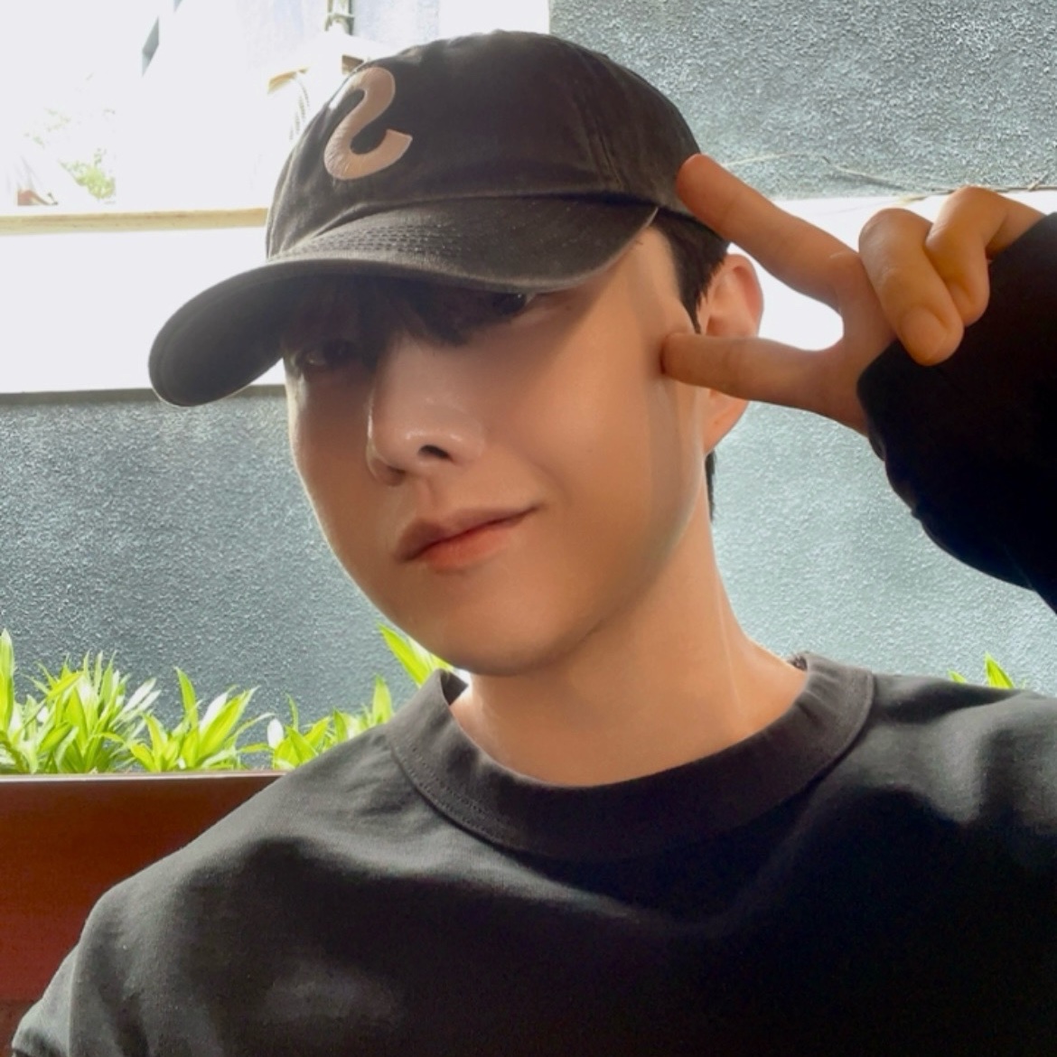 Supreme Pigment Coated S Logo 6-Panel Black - 25SS 착용 스타일 - 2