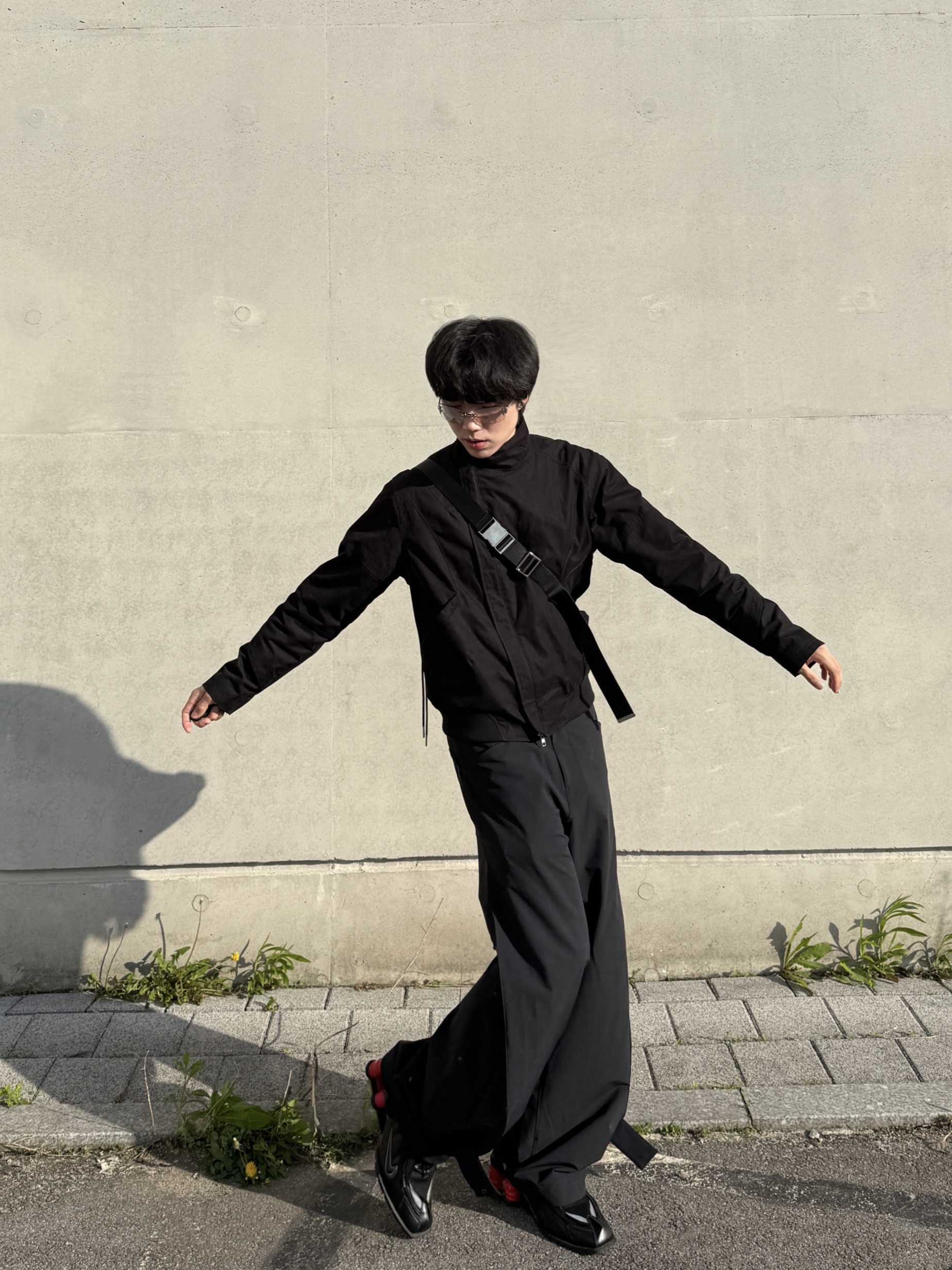 Nonnod Flexible Pants Black, Nike x Martine Rose Shox MR4 Black 착용 스타일 - 6