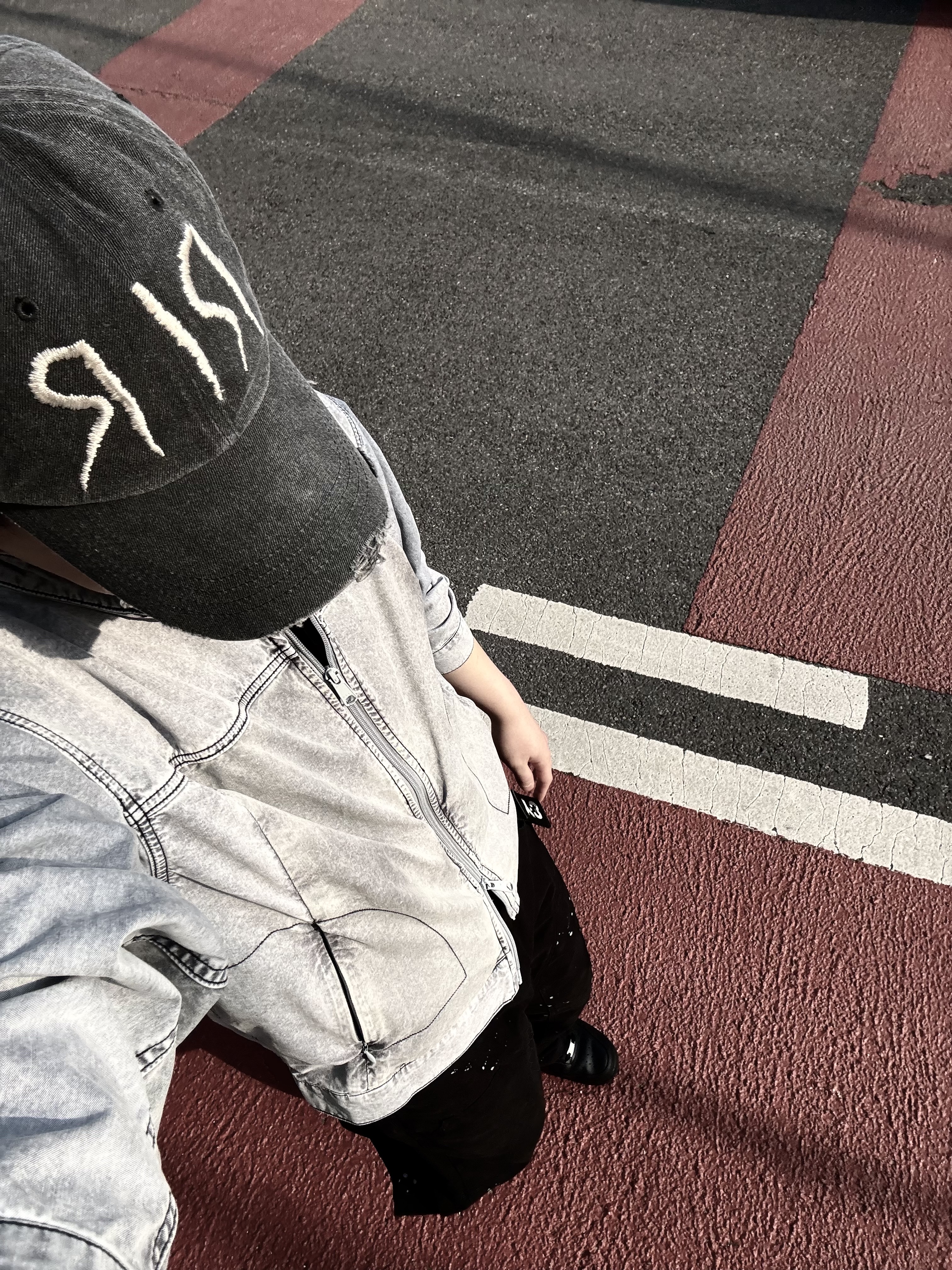 REPINER RIR Destroyed Washed Cap Gray 착용 스타일