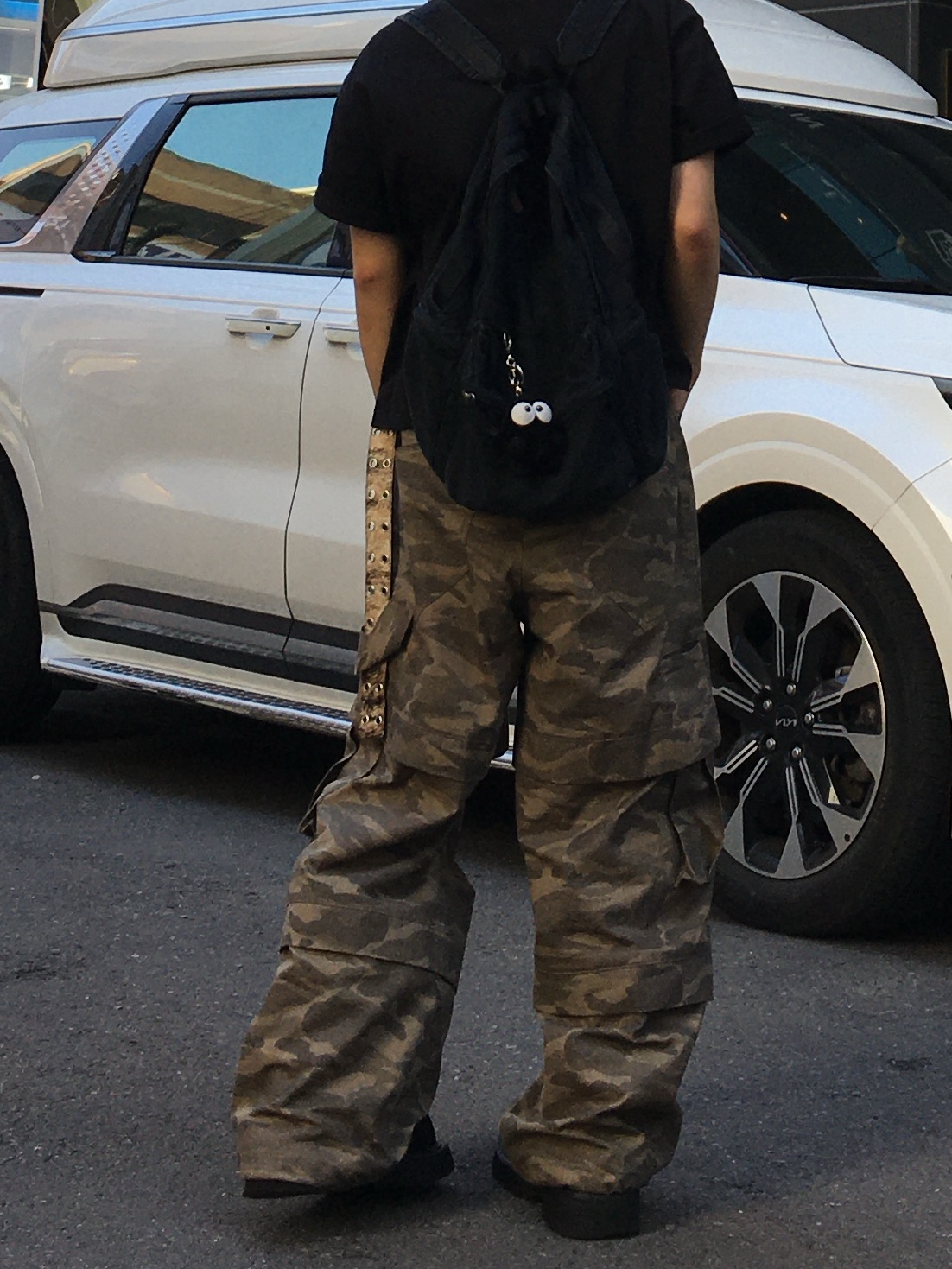 [KREAM Exclusive] Kamien Titan Baggy Pants Kream Camo, MJD x Kamien Double Hole Belt Oak Brown 착용 스타일 - 2
