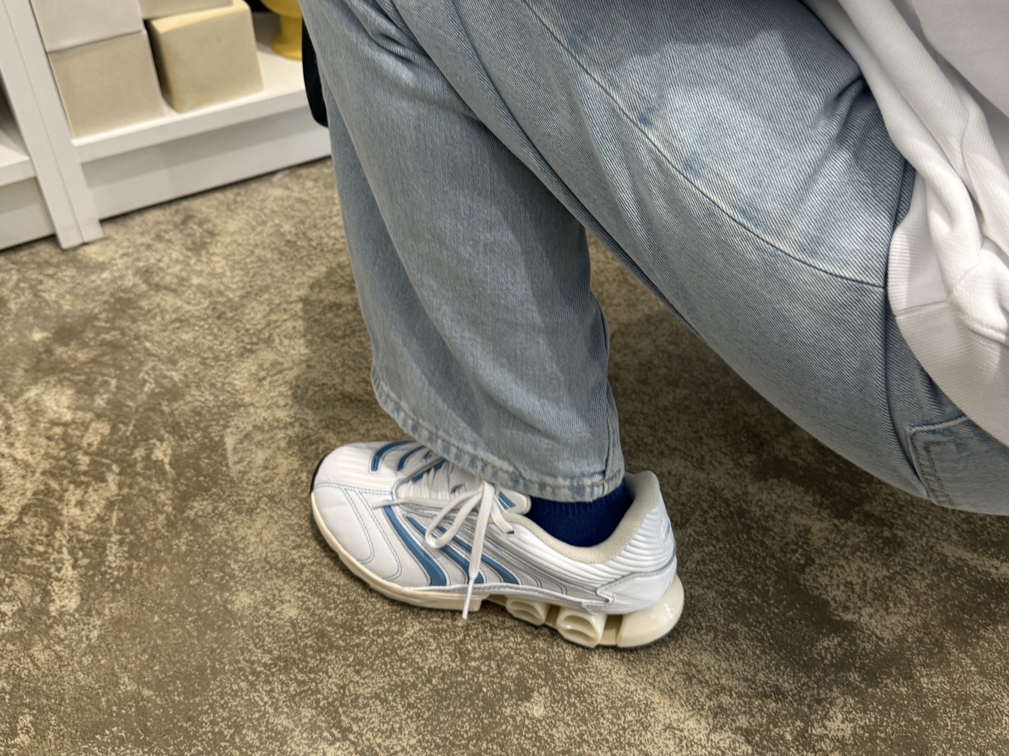 Adidas x Kith Football Predator Megaride White Blue 착용 스타일 - 5