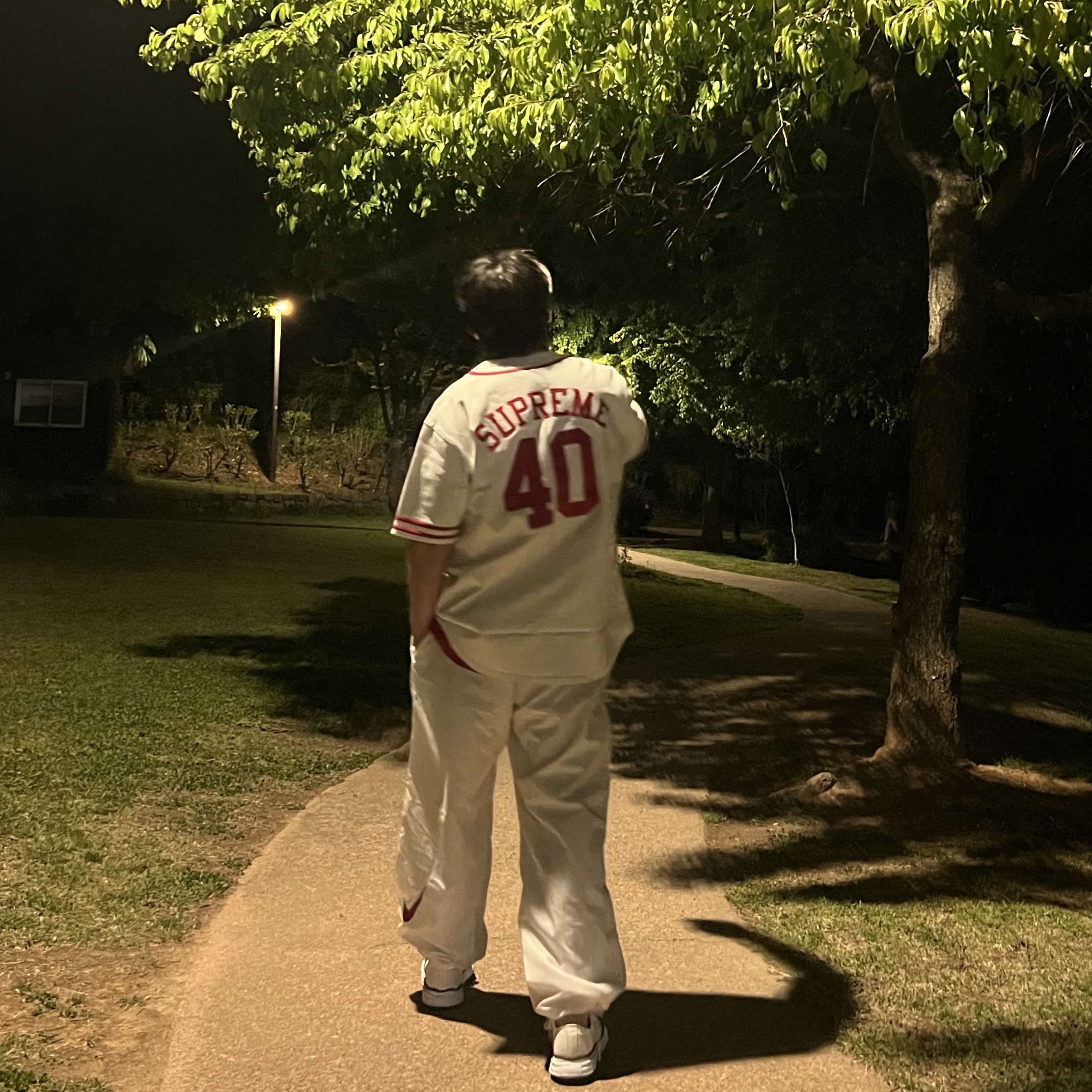 Supreme x 40 Acres Twill Baseball Jersey Natural - 25SS, Supreme x Nike Ripstop Track Pants White - 24SS 착용 스타일 - 3