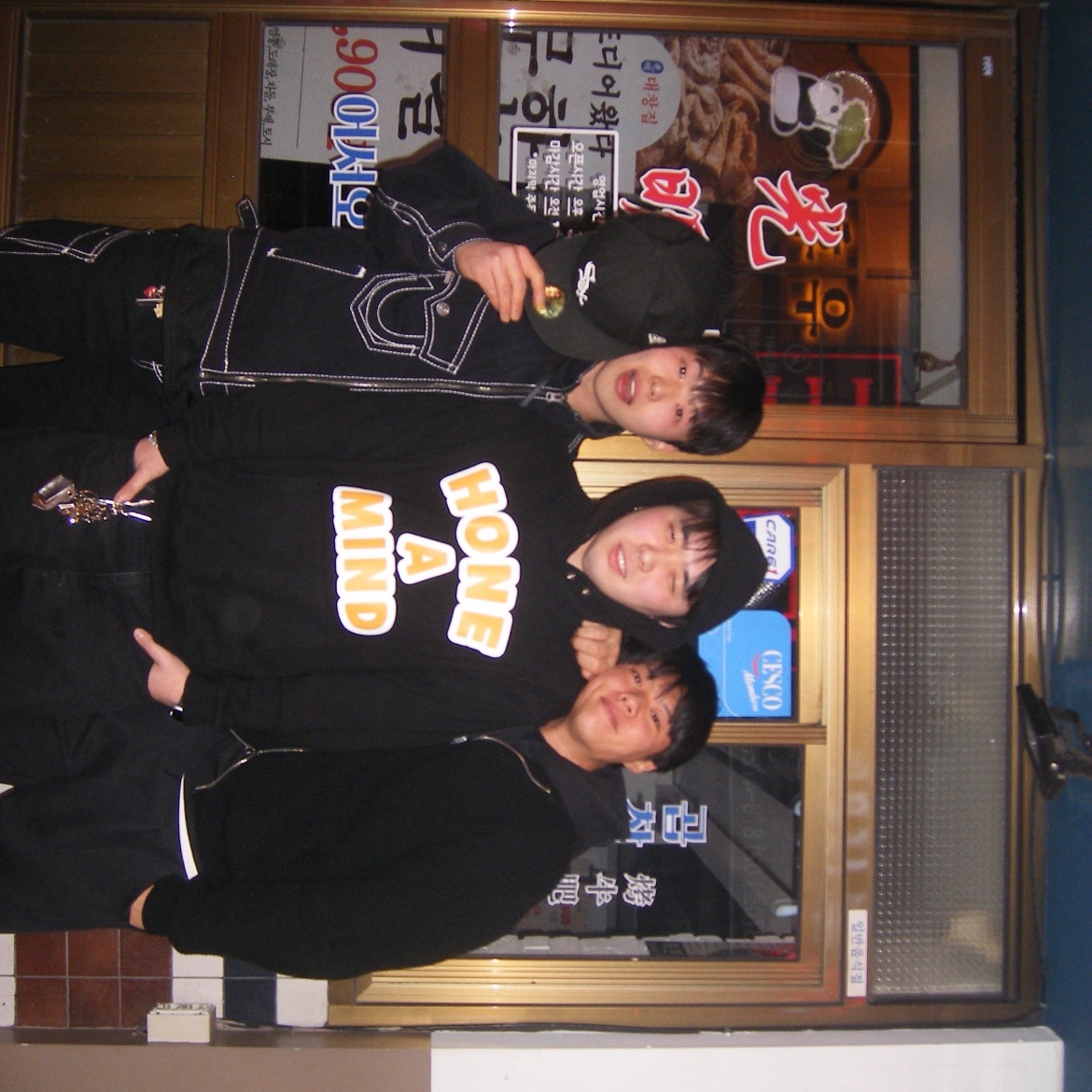 Arc'teryx Beta Jacket Black, (W) BAPE Milo Shark Full Zip Double Hoodie Black 착용 스타일 - 3