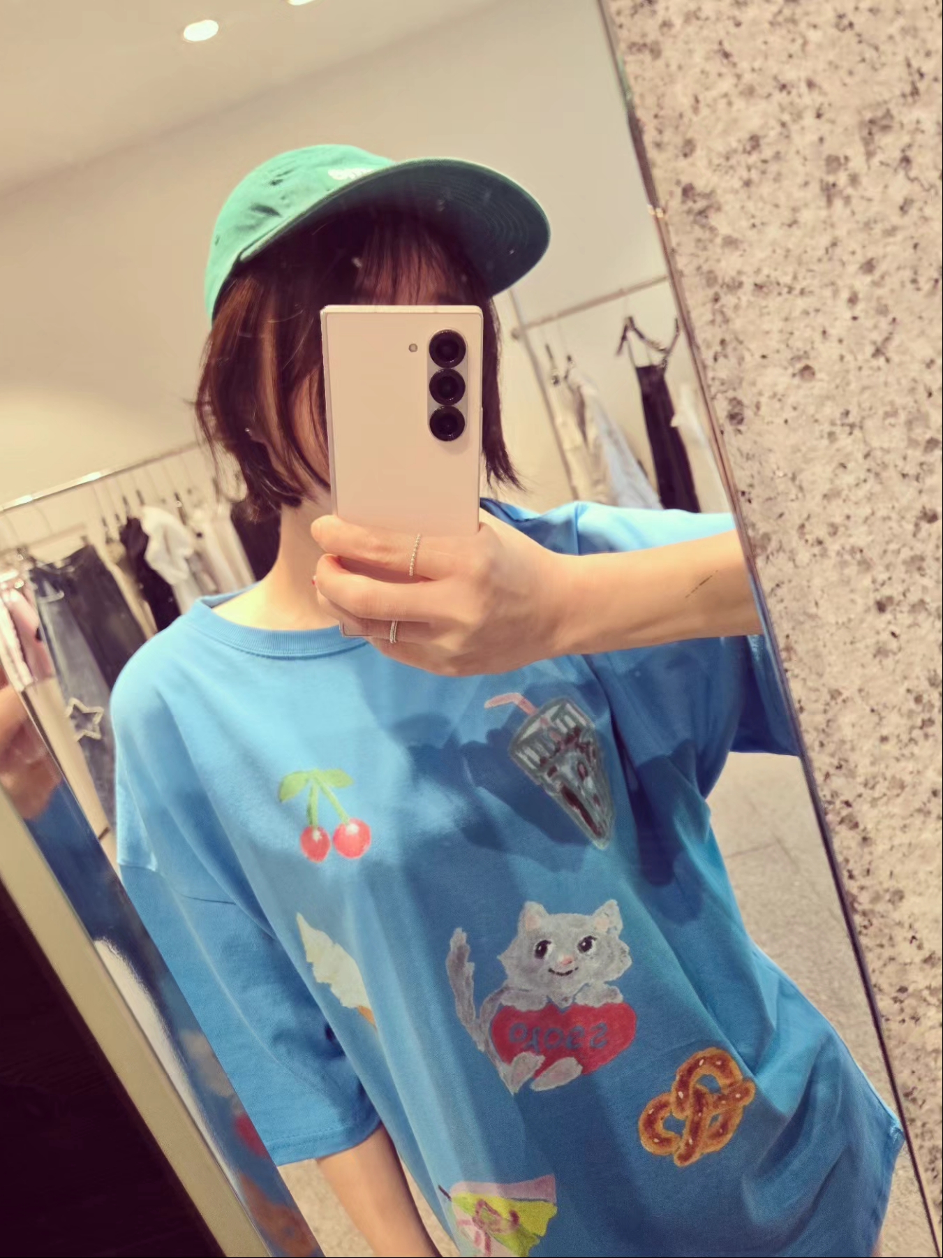 Open Yy Cotton Ball Cap Brown, Monamhee x Line Friends Blay Keyring 착용 스타일 - 7