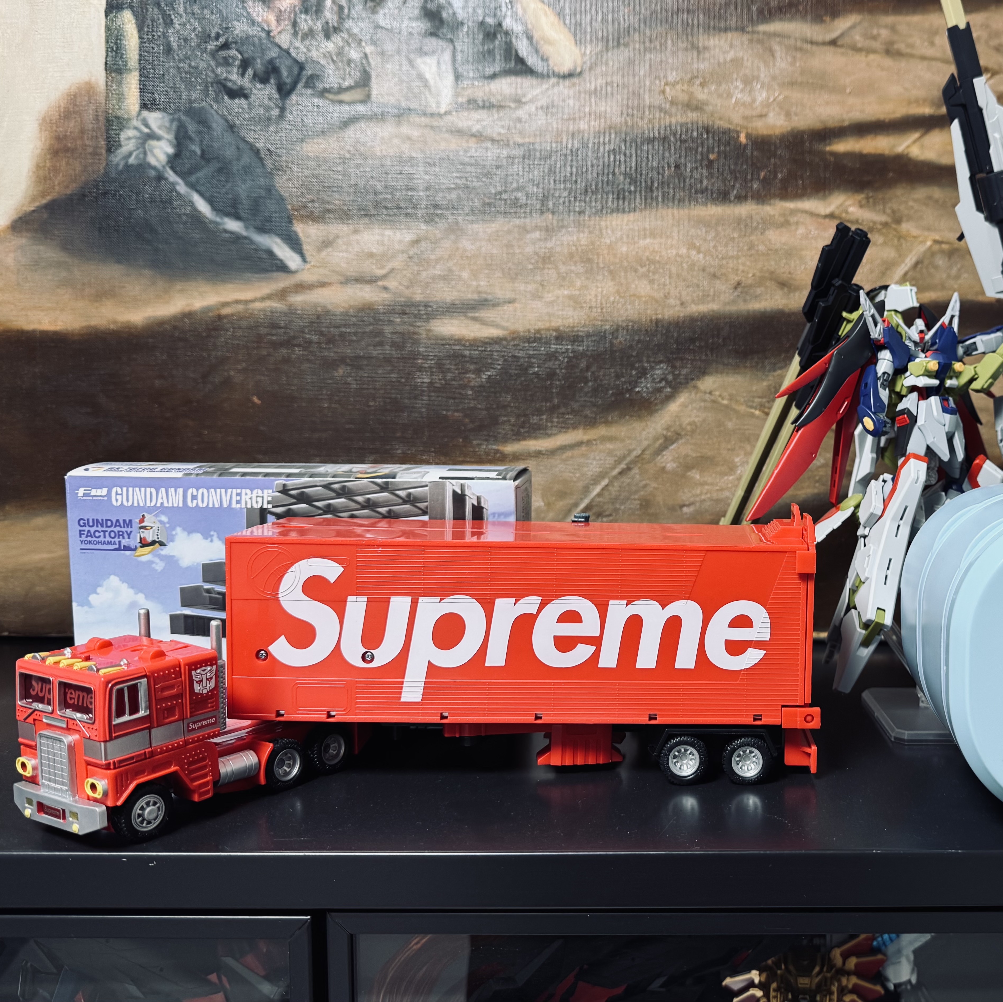 Supreme x Transformers G1 Optimus Prime Figure Red - 25SS (Korean Ver.) 착용 스타일
