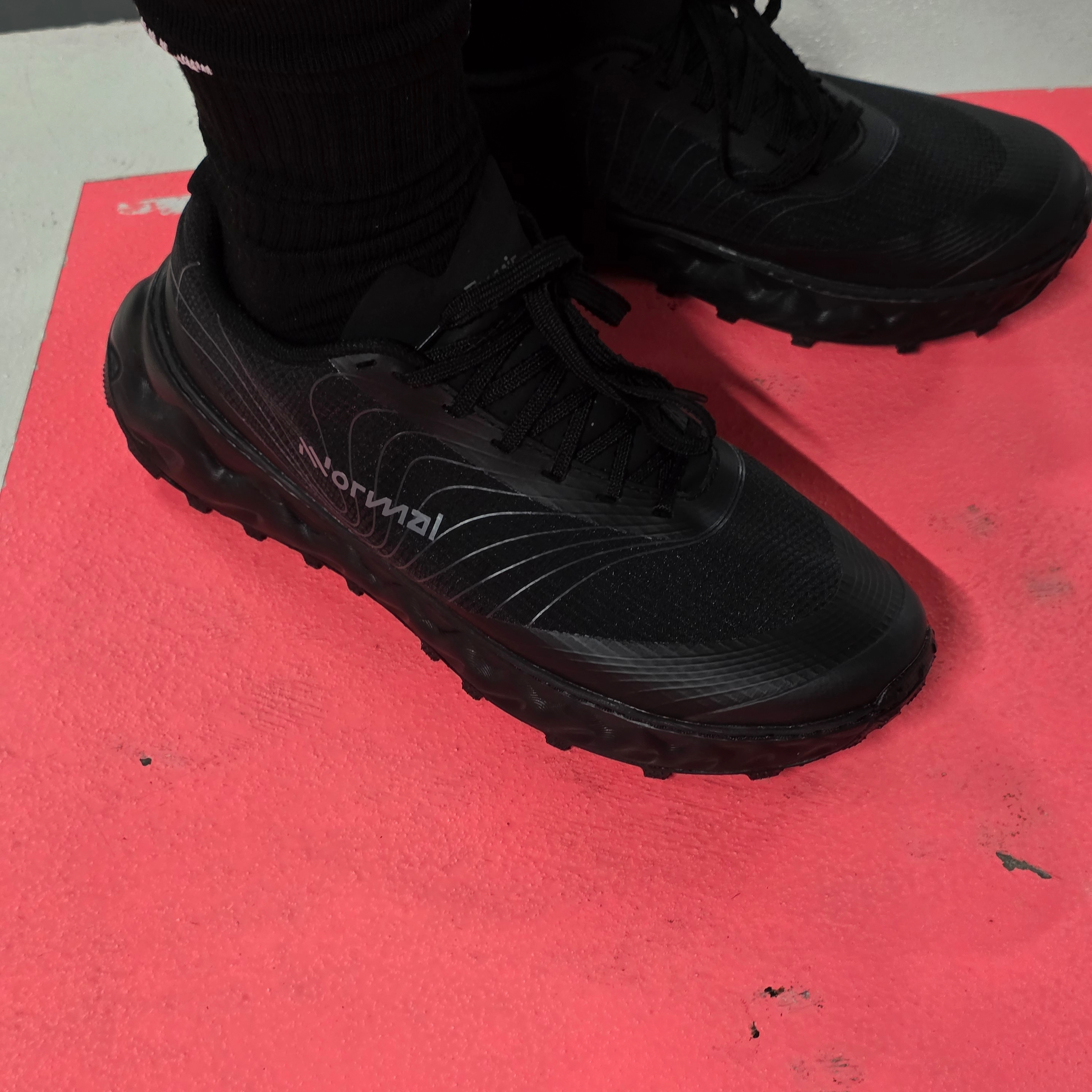 Nnormal Tomir 2.0 Black 착용 스타일 - 2