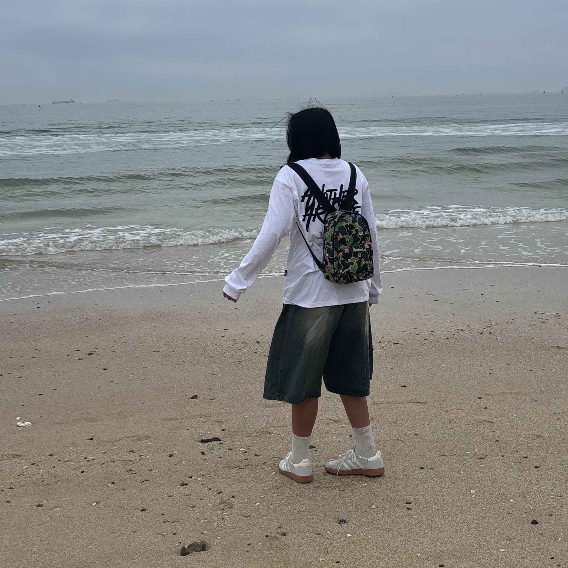 (W) Adidas Spezial Handball Wonder Silver Off White, BAPE Baby Milo Mini Backpack Green 착용 스타일