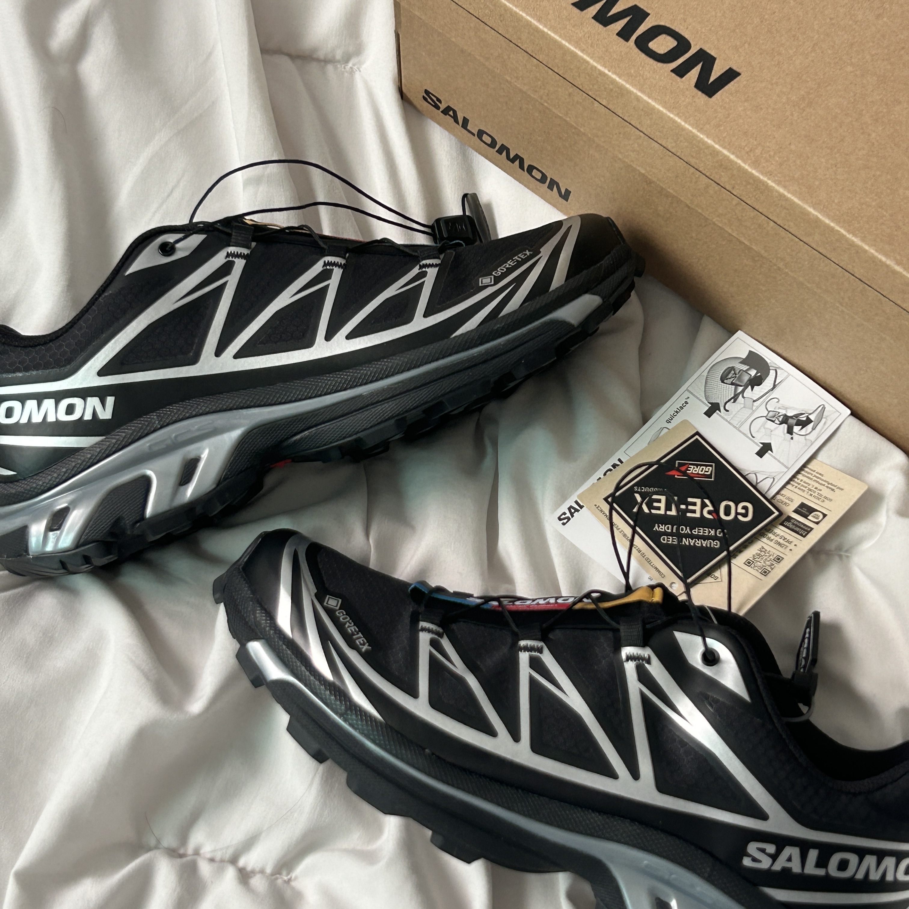 Salomon XT-6 GTX Black Silver 착용 스타일