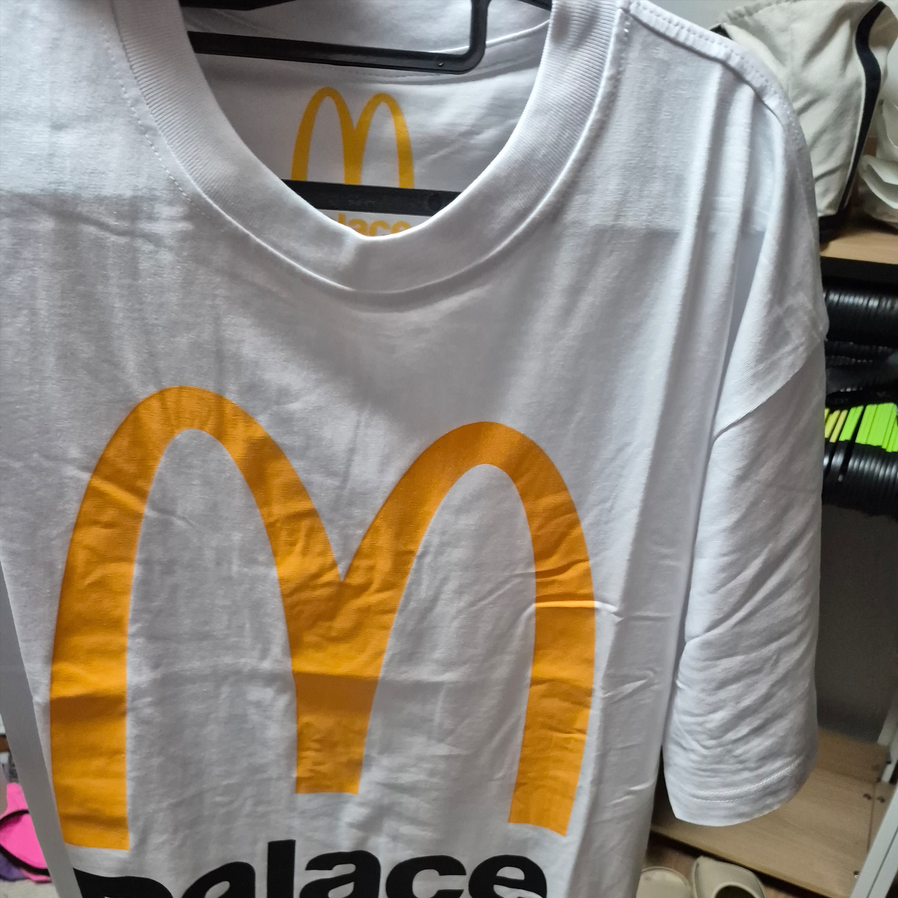 Palace x McDonald's Logo T-Shirt White - 23FW 착용 스타일