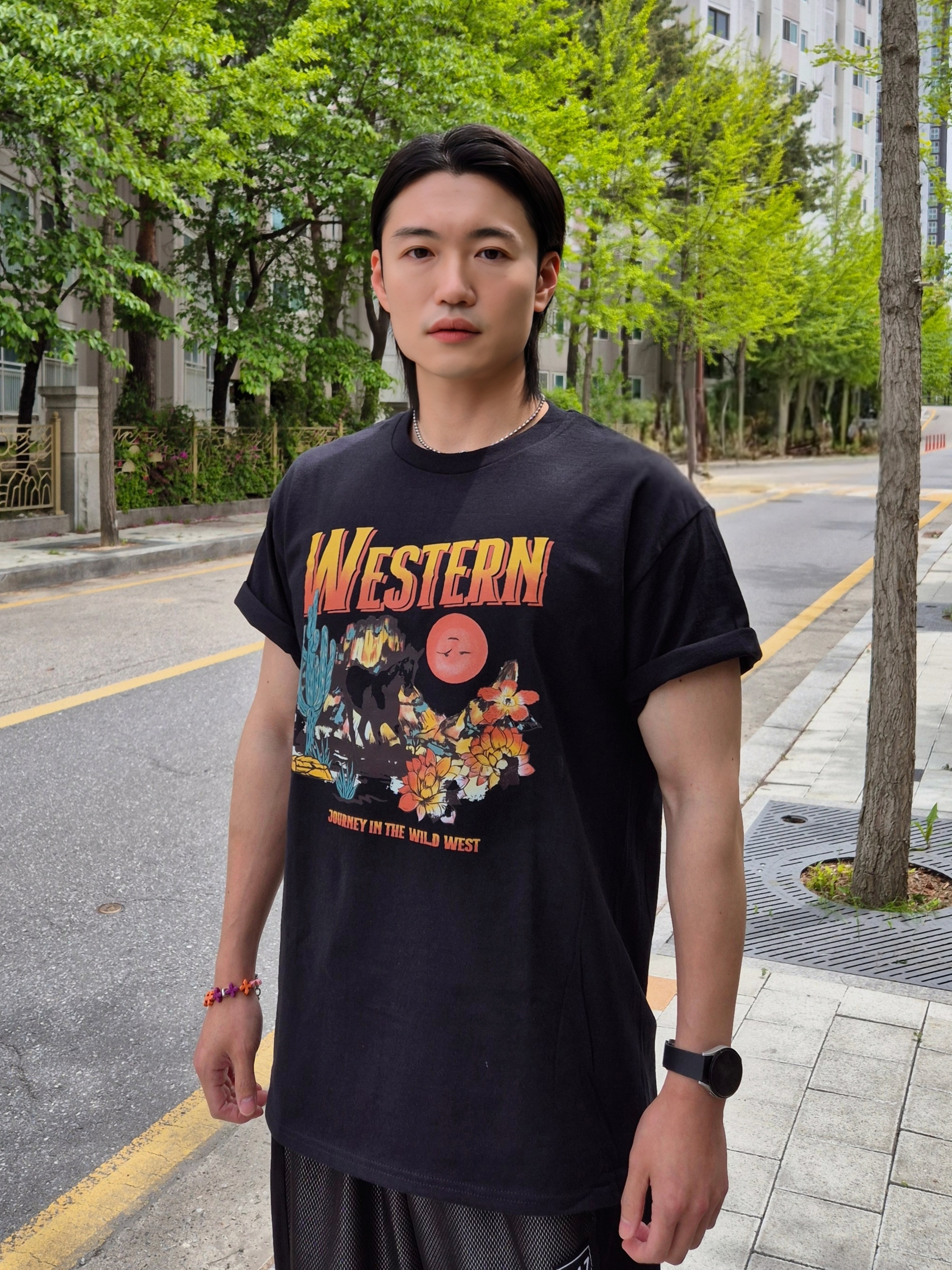 Gildan X American Collection Western T-Shirt Black 착용 스타일 - 1
