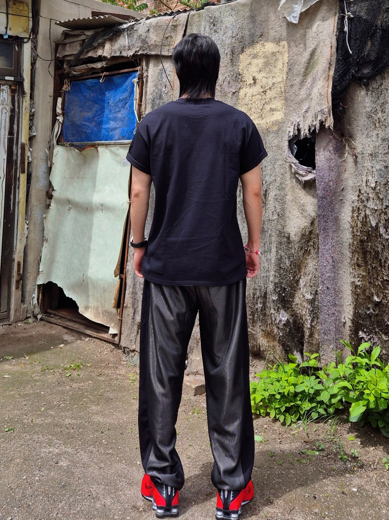 Gildan X American Collection Western T-Shirt Black 착용 스타일 - 7