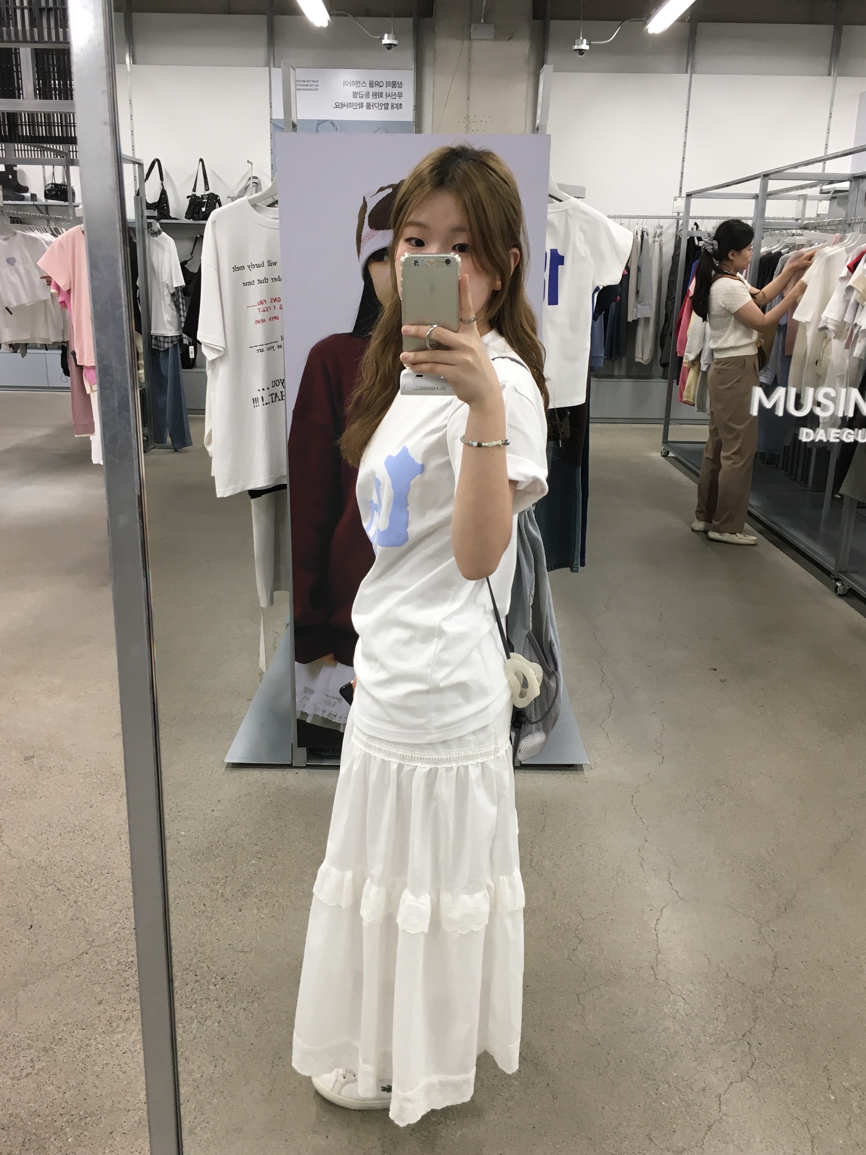 AEAE Check Star Tee Melange Grey, AEAE Check Star Tee White 착용 스타일 - 1