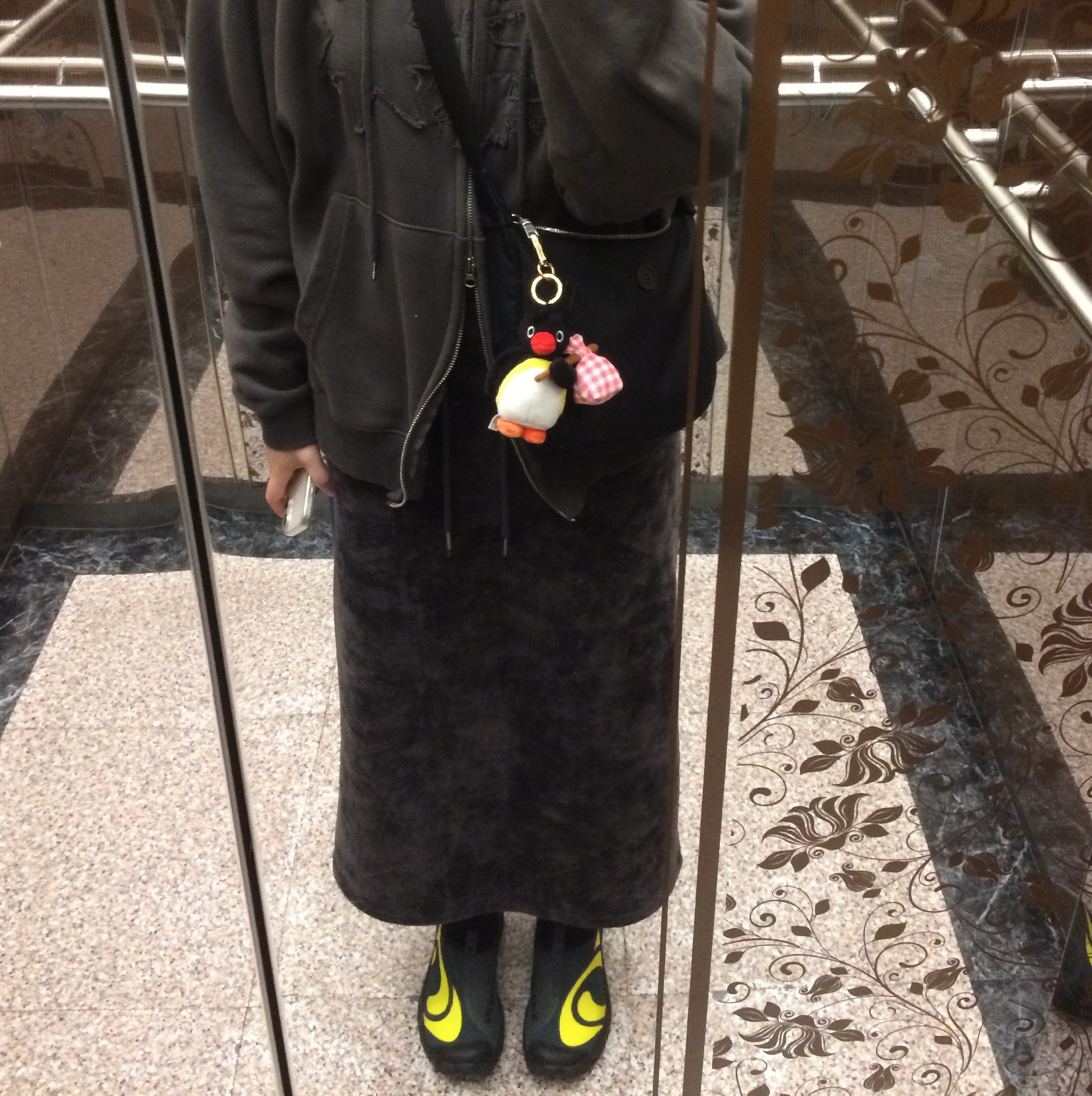 Pingu Bottari Keyring, Salomon RX Slide 3.0 Ponderosa Pine Urban Chic 착용 스타일