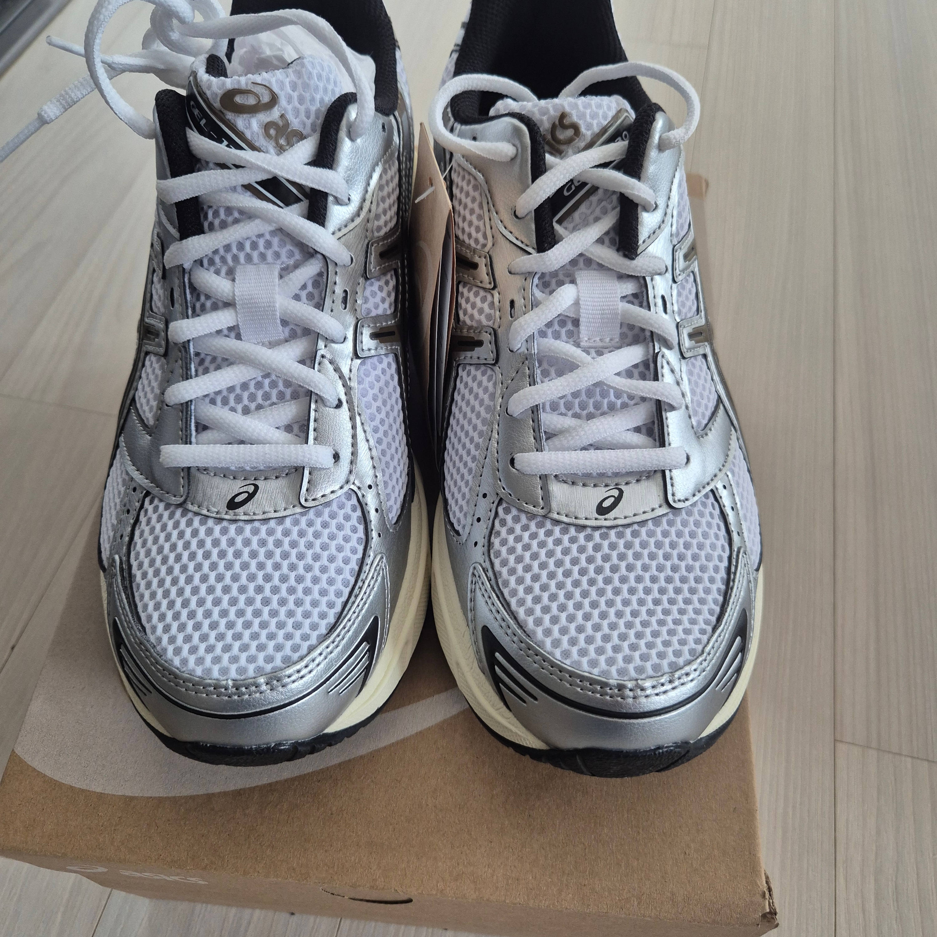 Asics Gel-1130 White Clay Canyon 착용 스타일 - 1