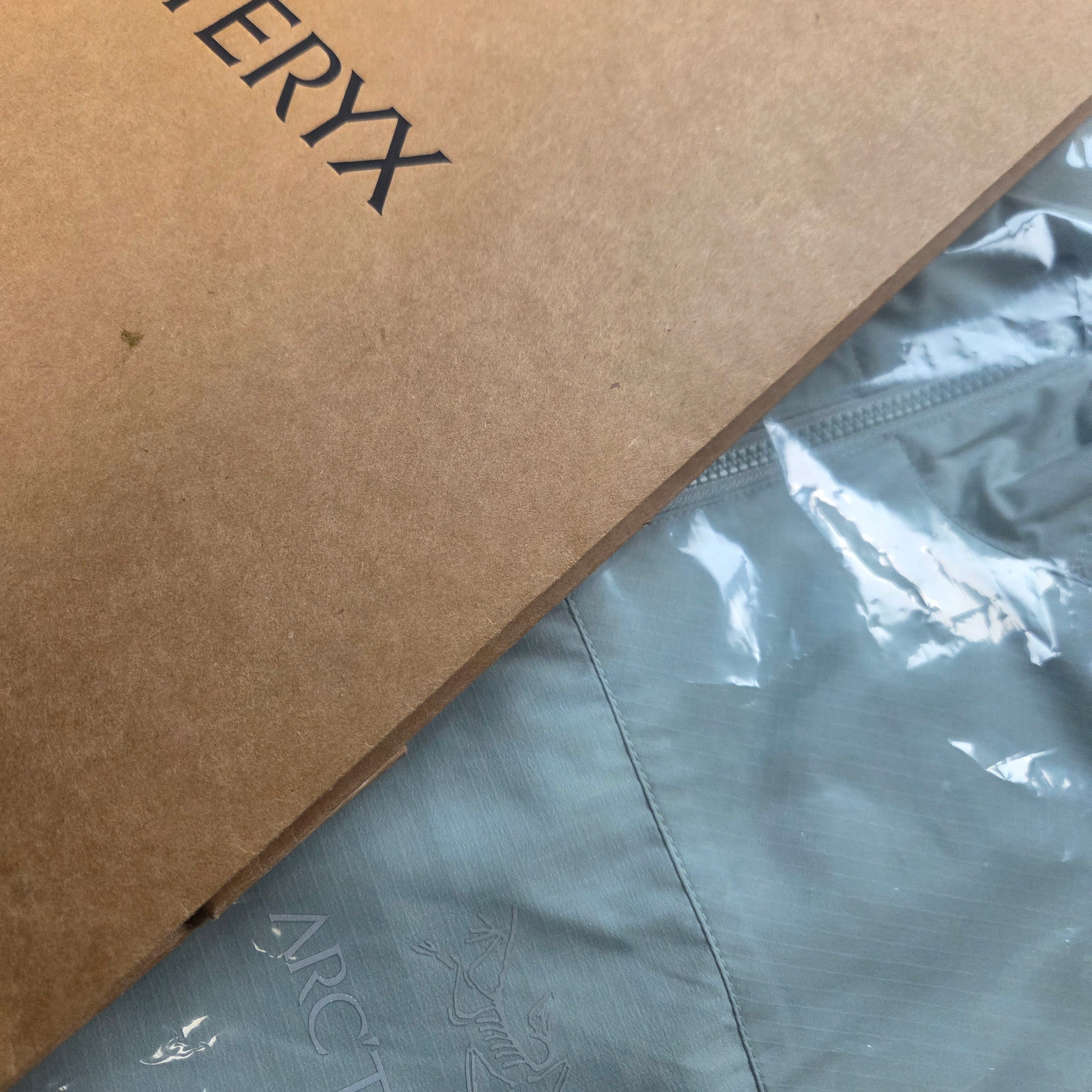 Arc'teryx Squamish Jacket Stone Green 착용 스타일