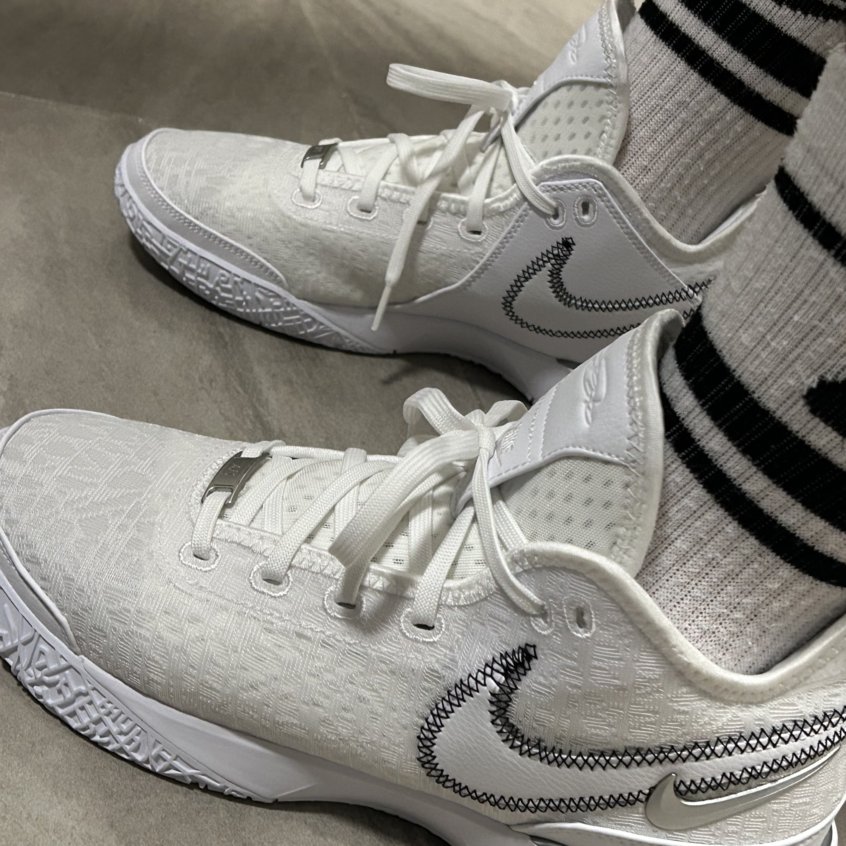 Nike LeBron NXXT Gen EP White Black 착용 스타일