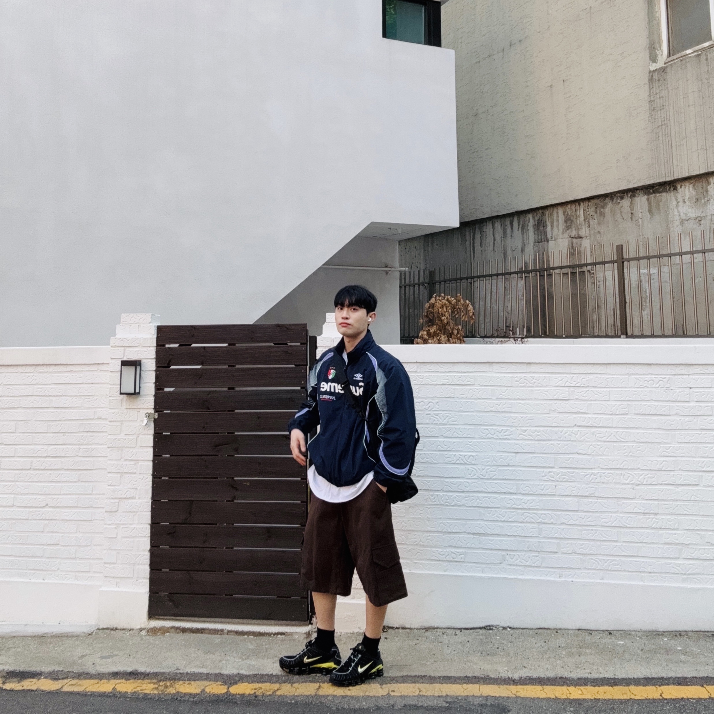 Supreme x Umbro Track Jacket Navy - 22SS, Nike Shox TL Black Dynamic Yellow 착용 스타일 - 1