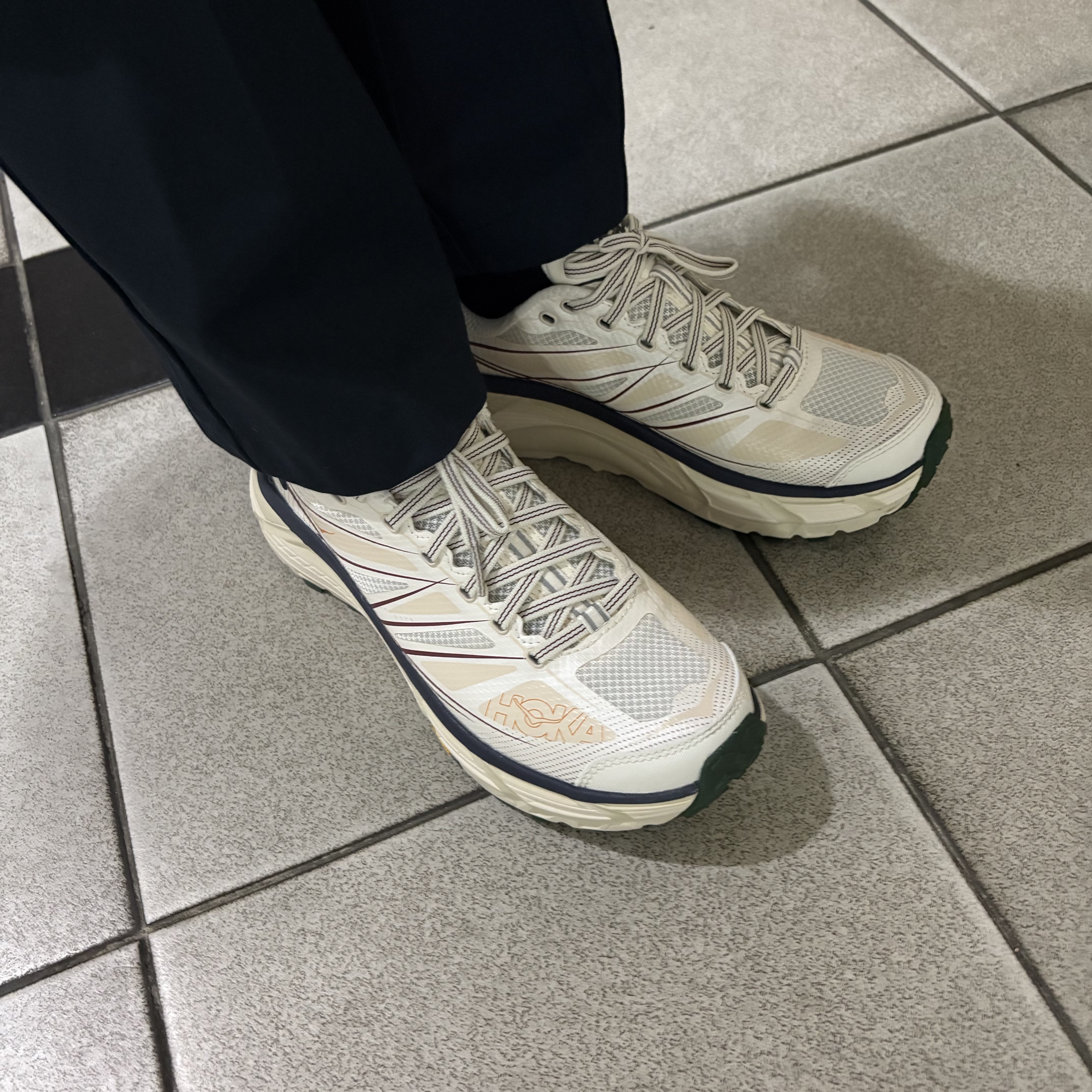 Hoka Mafate Speed 2 Alabaster Oat Milk 착용 스타일 - 1