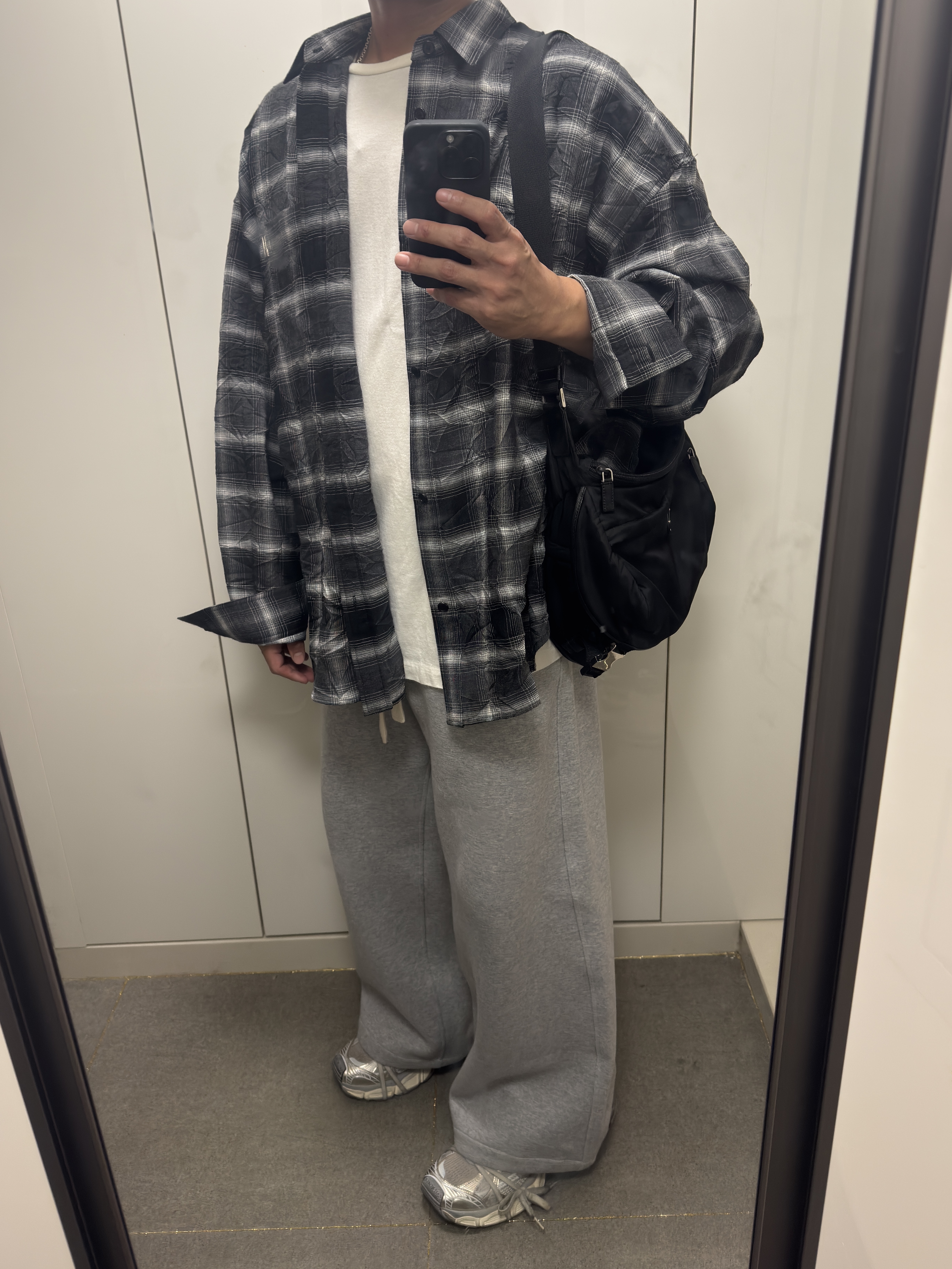 Nonnod Scuba Pajama Pants Grey, Juun.J Wrinkle Check Overfit Shirt Ash - 25SS 착용 스타일