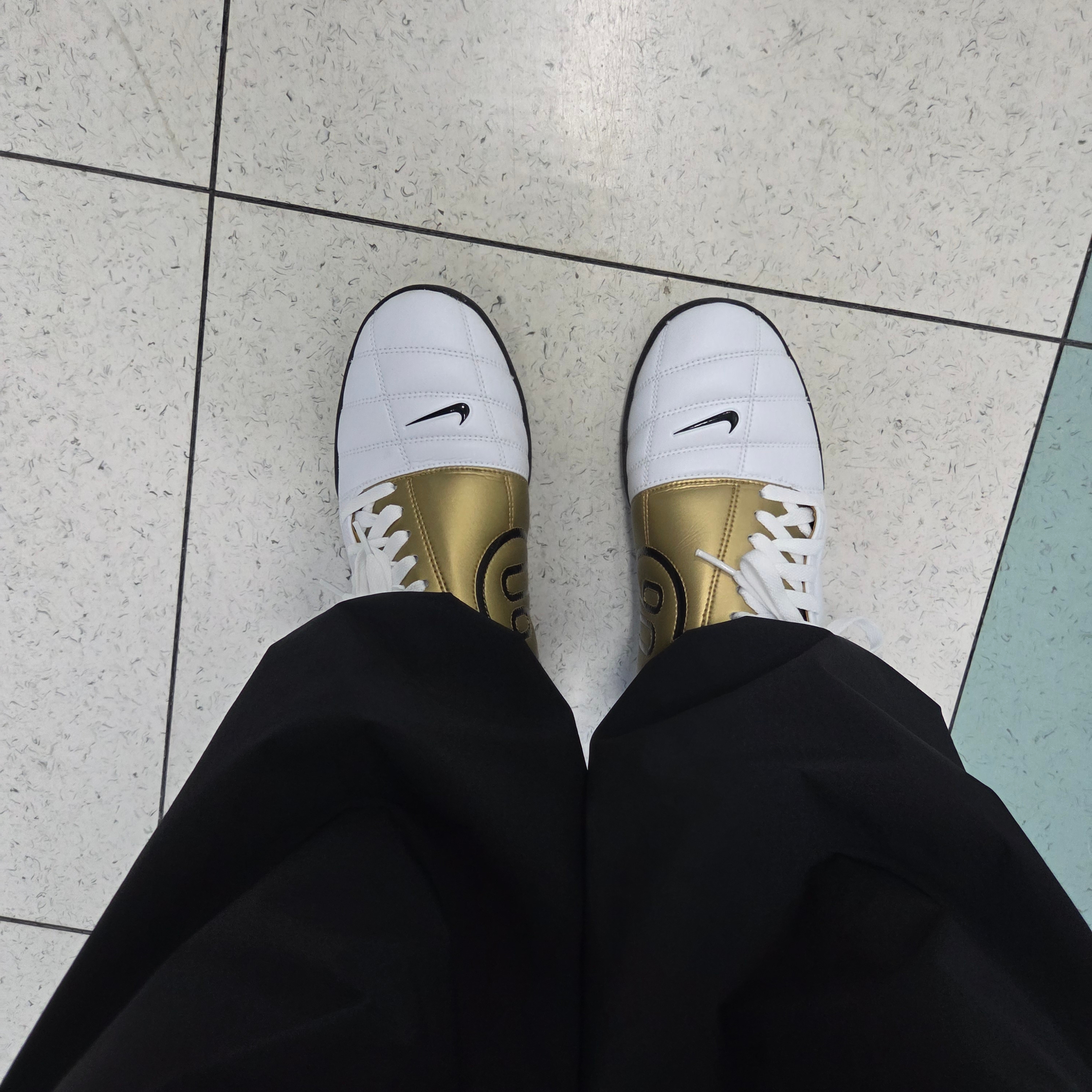 Nike Total 90 III SP White and Black 착용 스타일